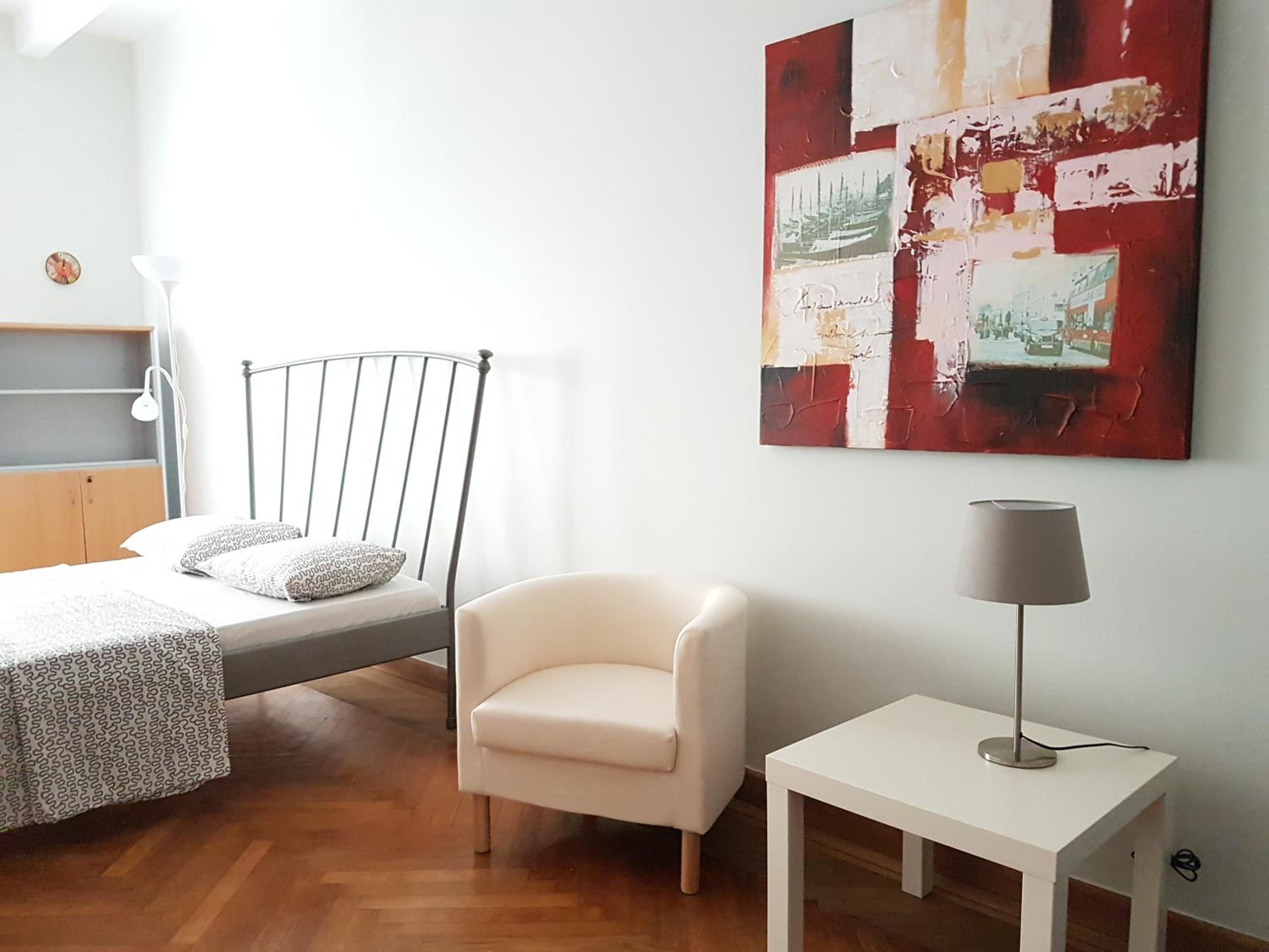 Errathens Pine Red and Taupe - Athens Center