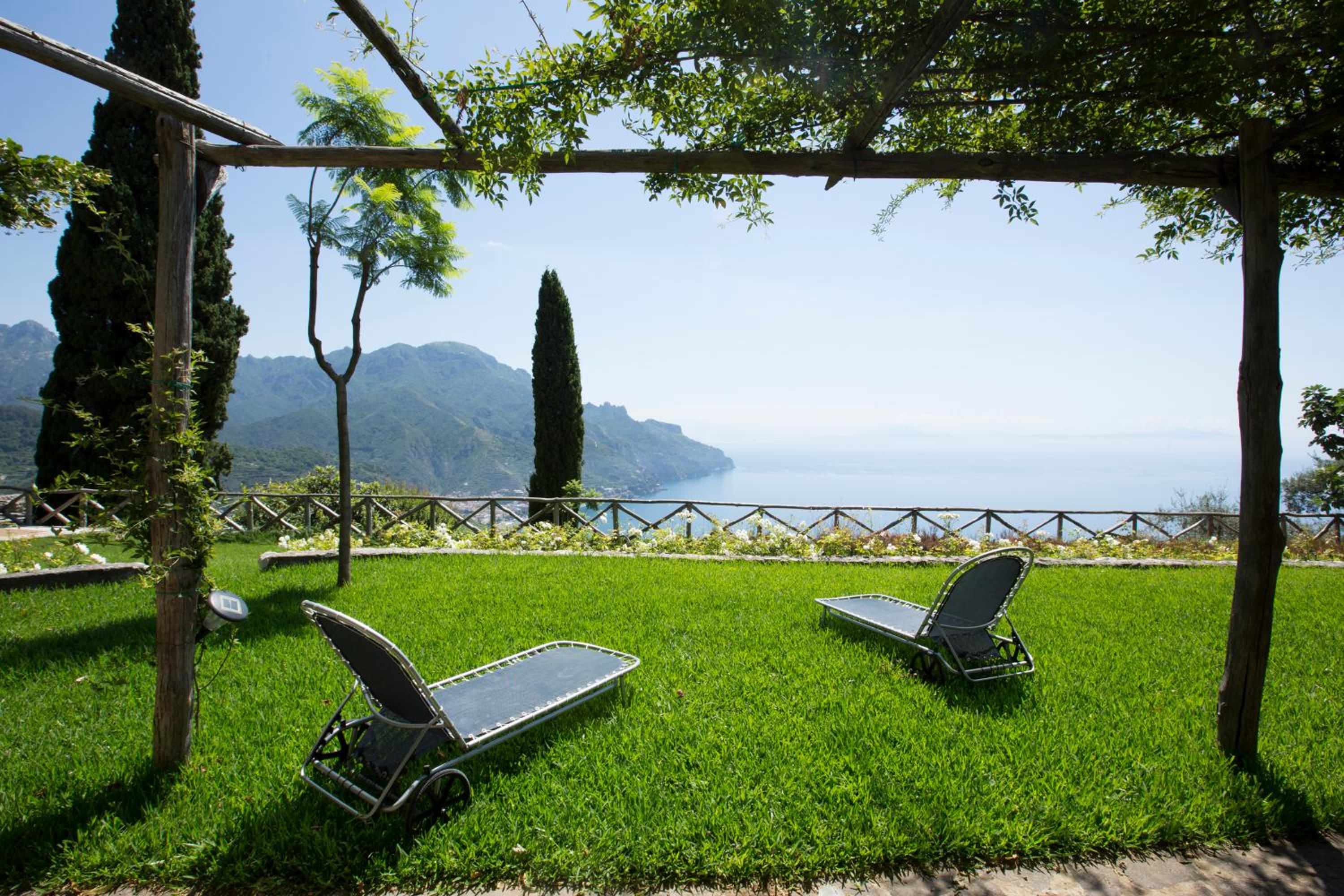 Eleanor' s Garden photo 3