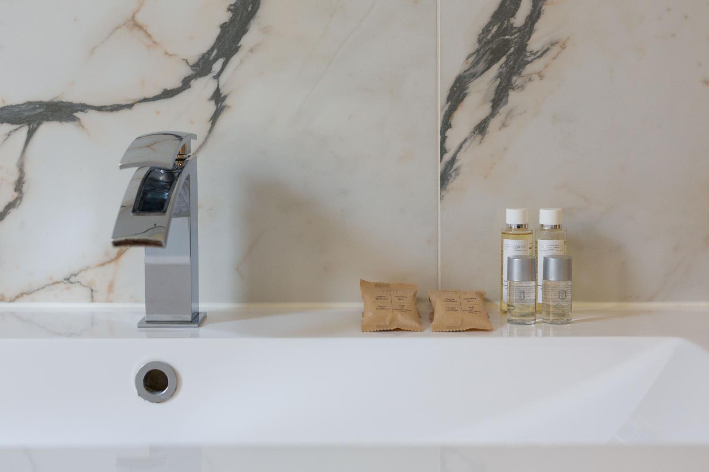 Verona Vacations - Design  Luxury Apartment Verona - Property Image 8