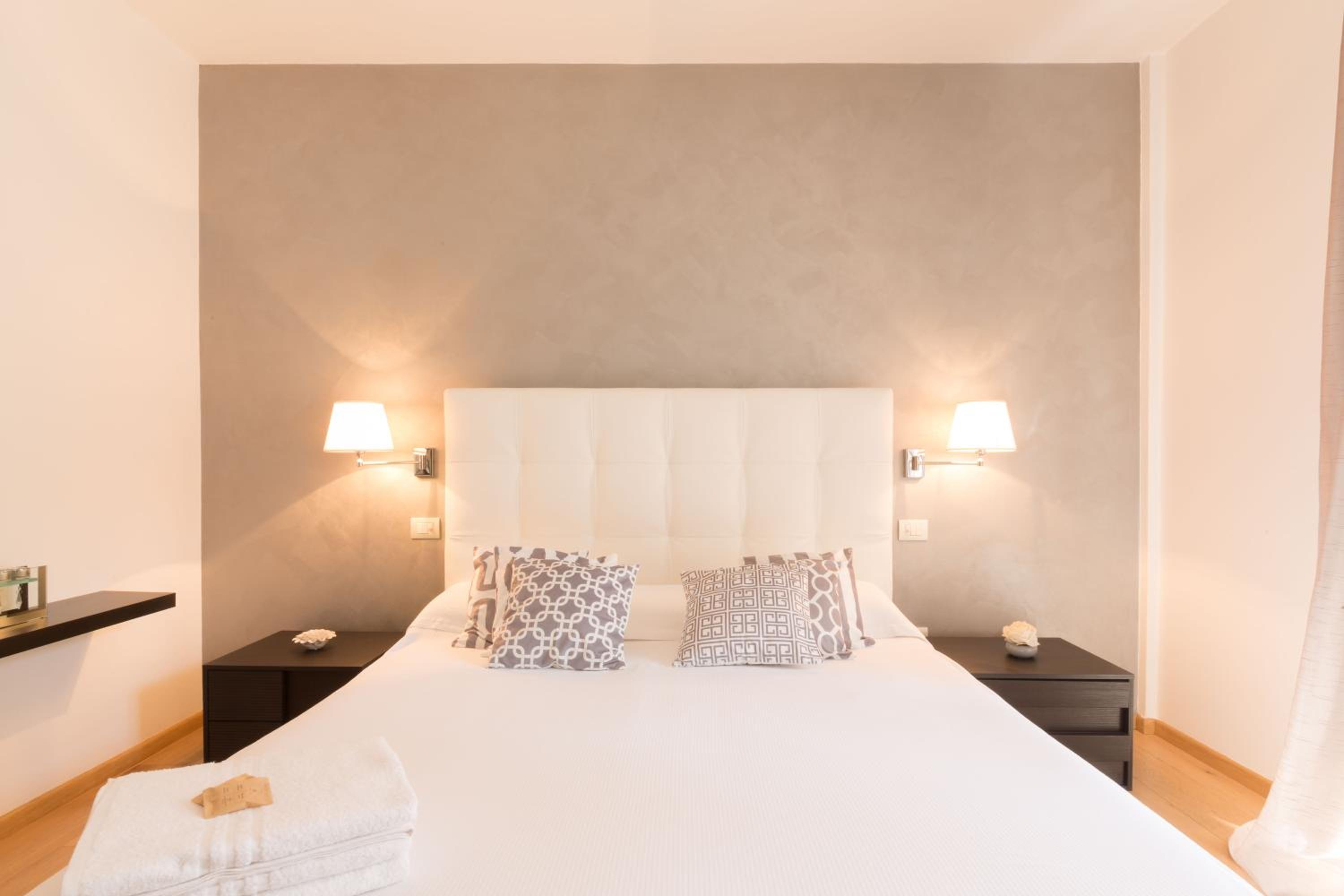 Verona Vacations - Design  Luxury Apartment Verona - Property Image 14