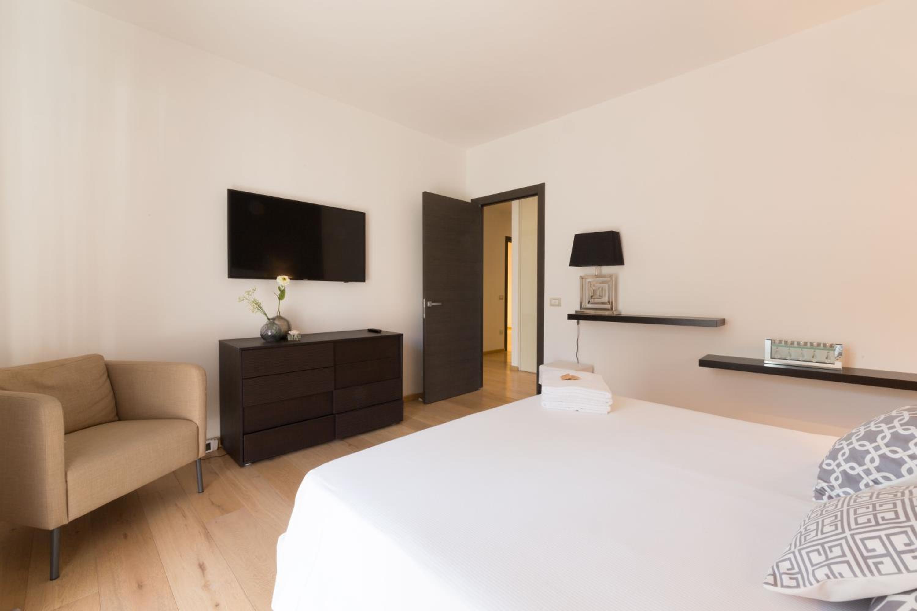 Verona Vacations - Design  Luxury Apartment Verona - Property Image 13