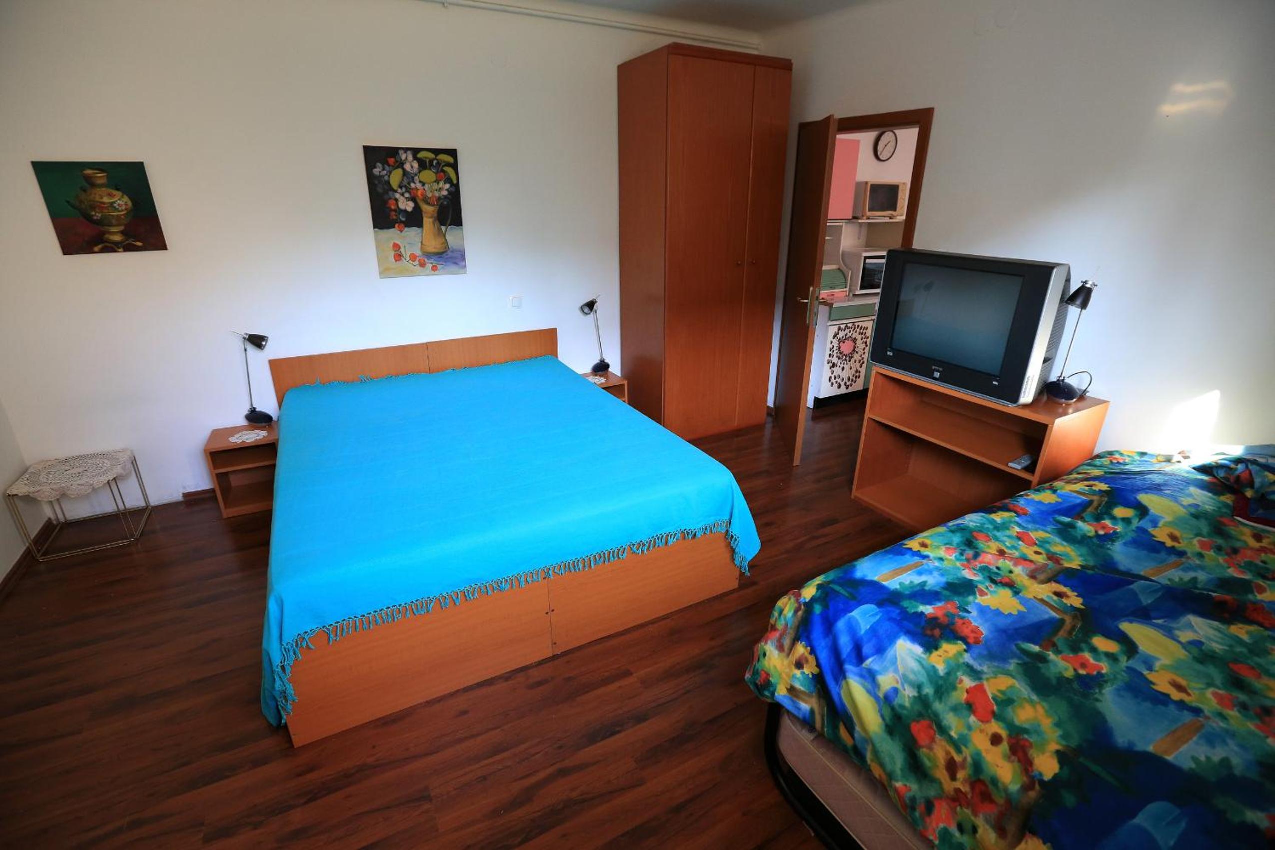 Photo 9