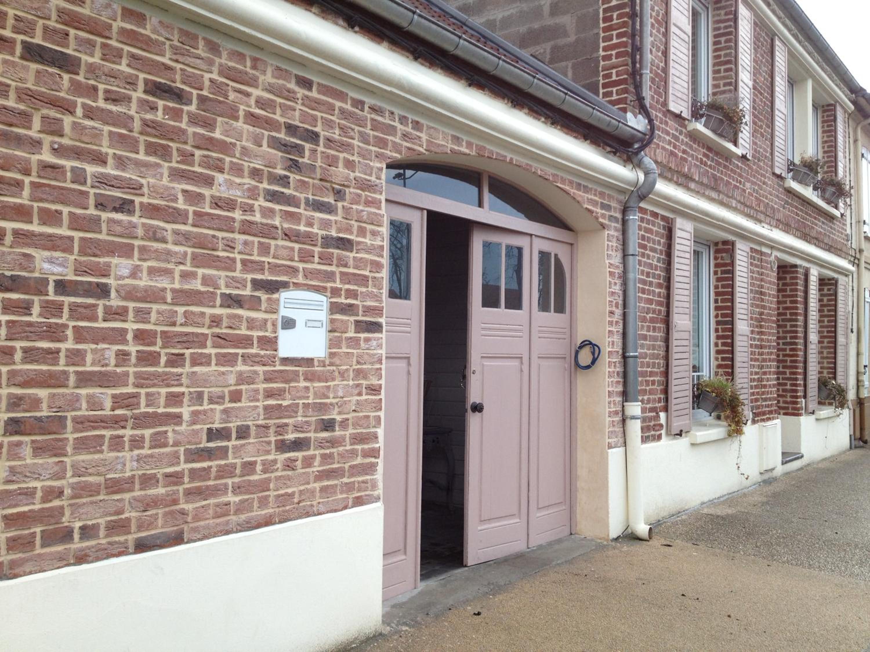 Les Trois Roses view 5