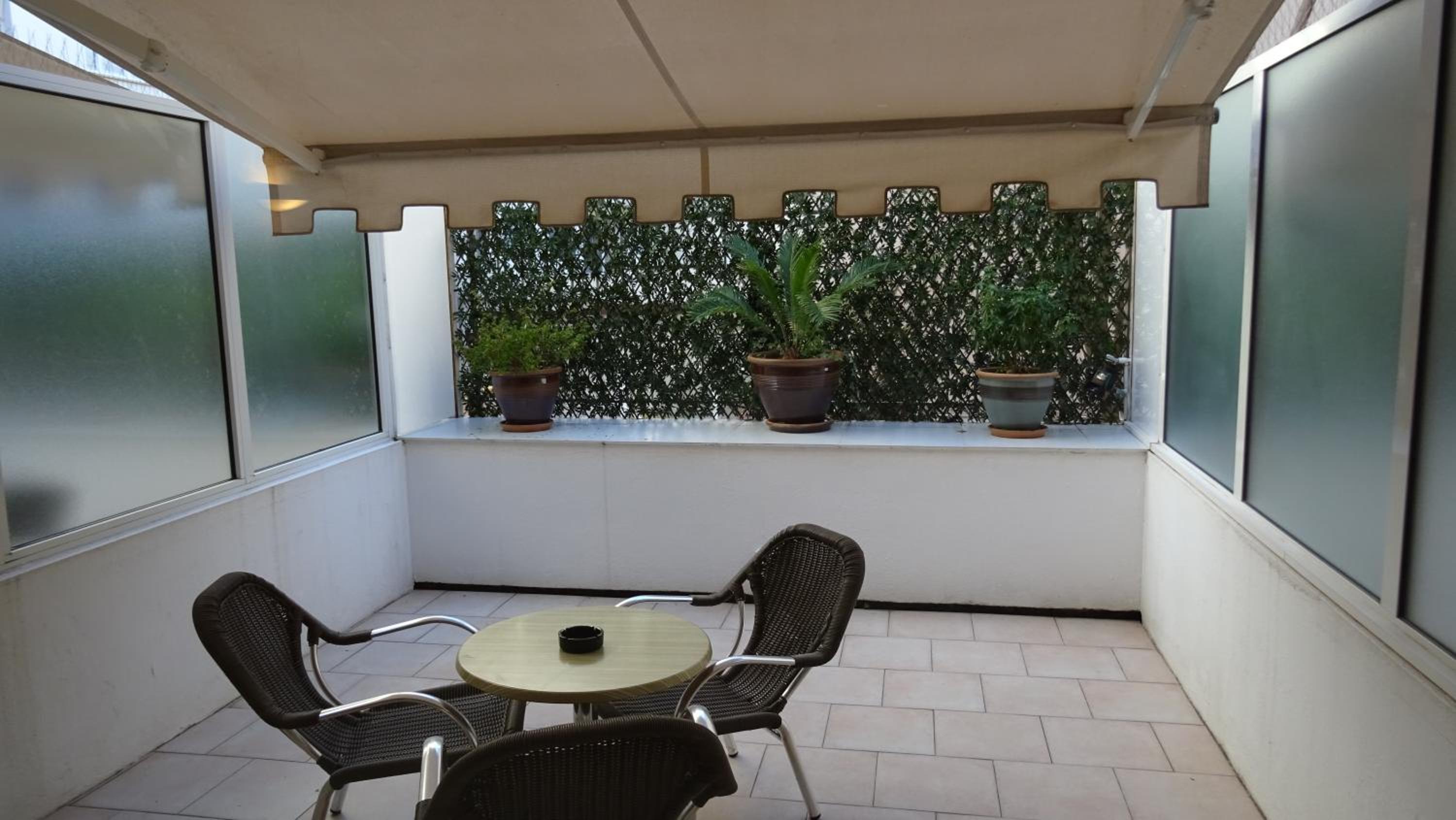 balcony