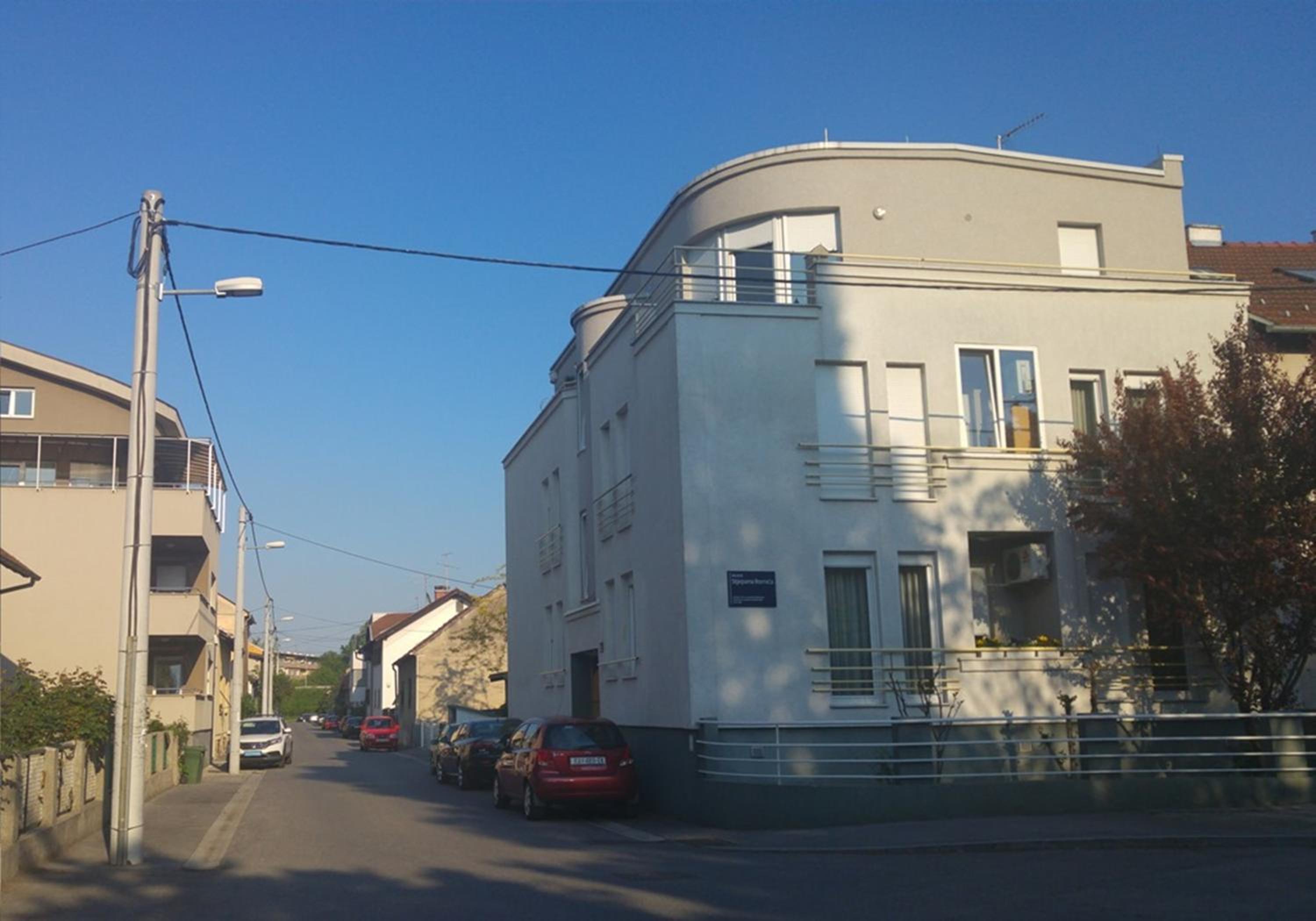 Photo 8