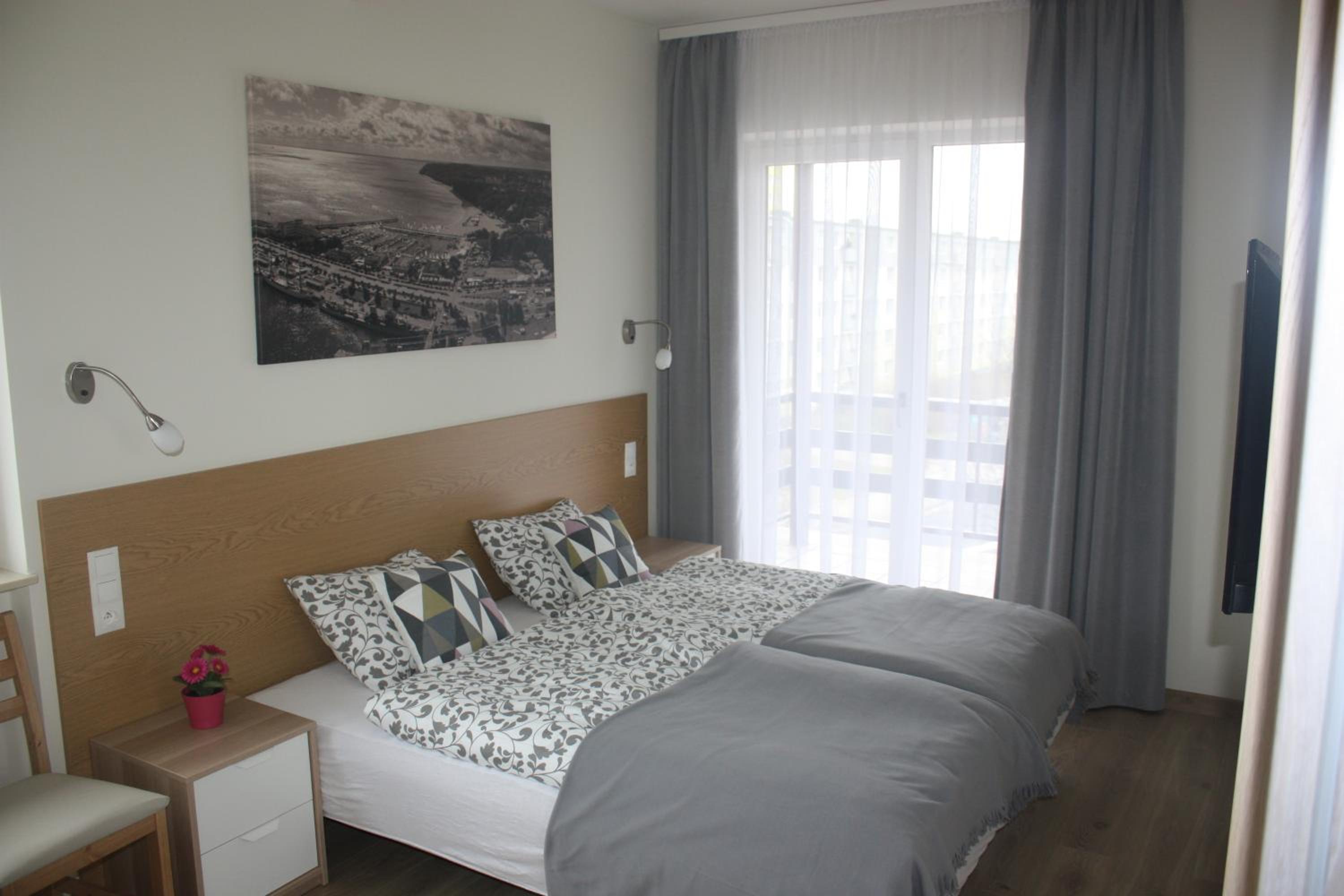 3 City Rooms view 3
