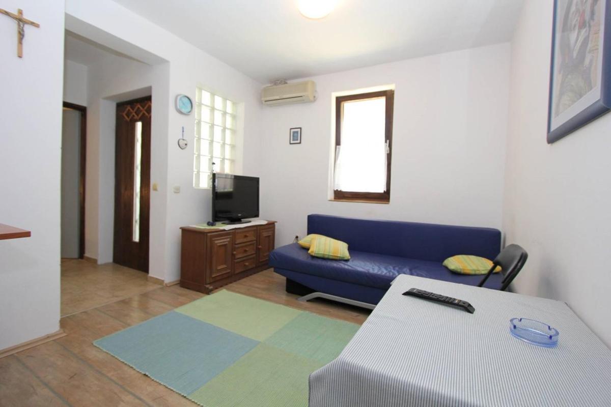 Apartment Bobins