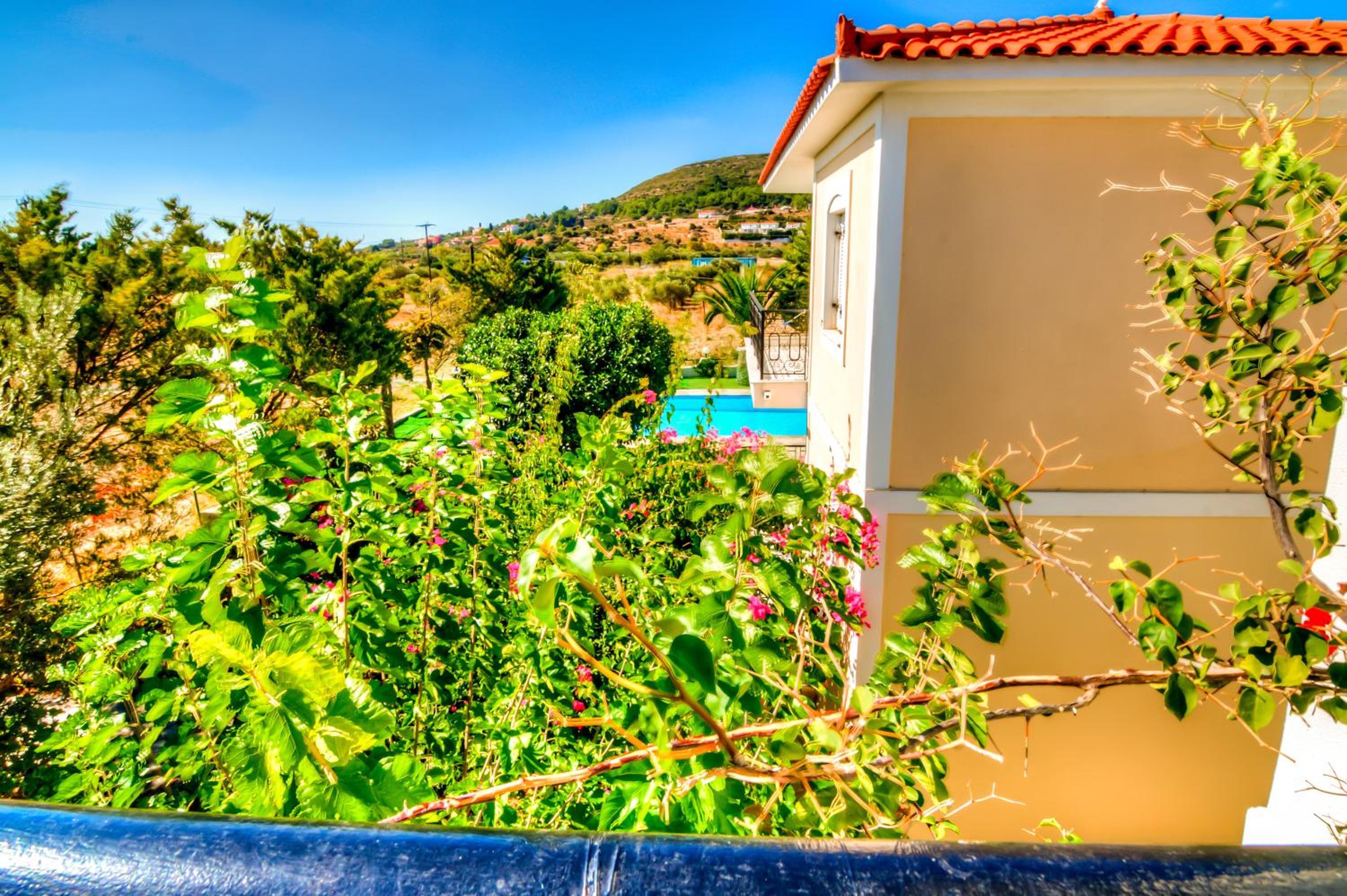 Dryoussa Apartments