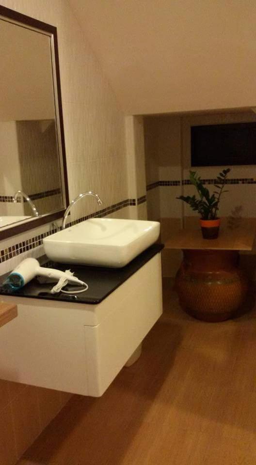 Rimtalay Angsila Guesthouse