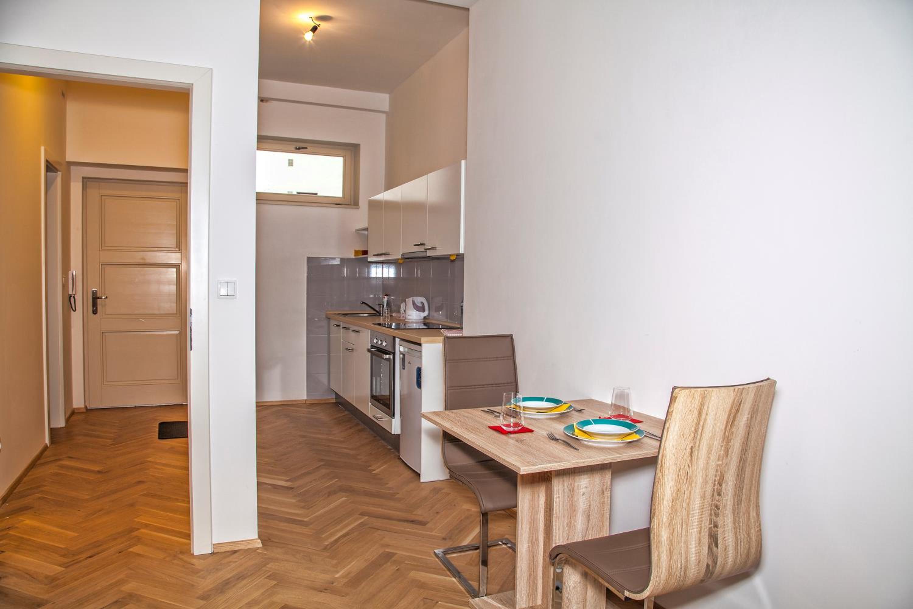 Beautiful Central Apartment Thámova