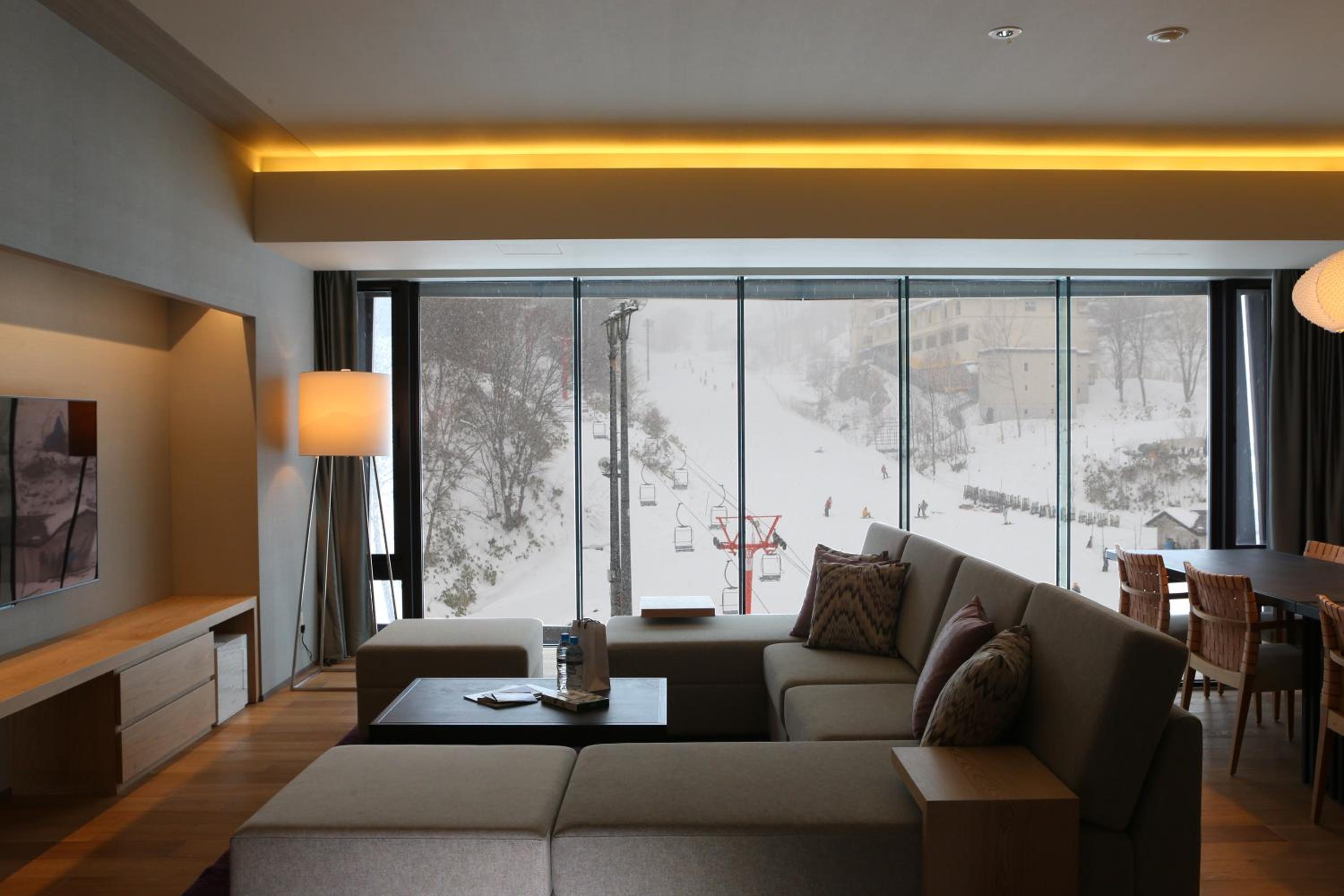 AYA Niseko 8