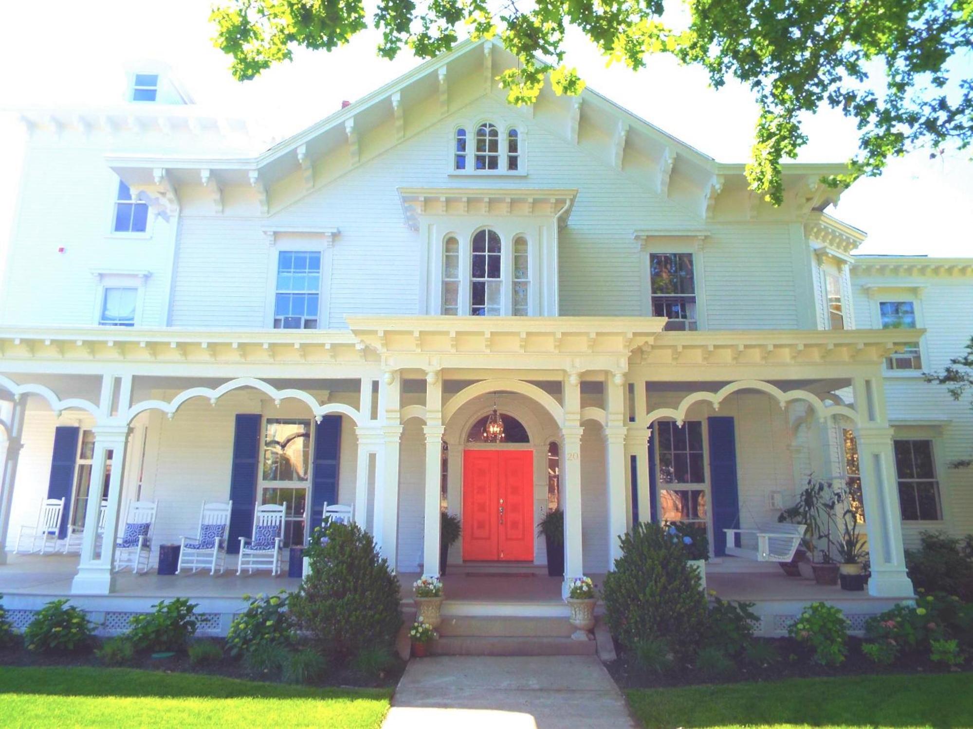 Adult-Only Hotels in Newport