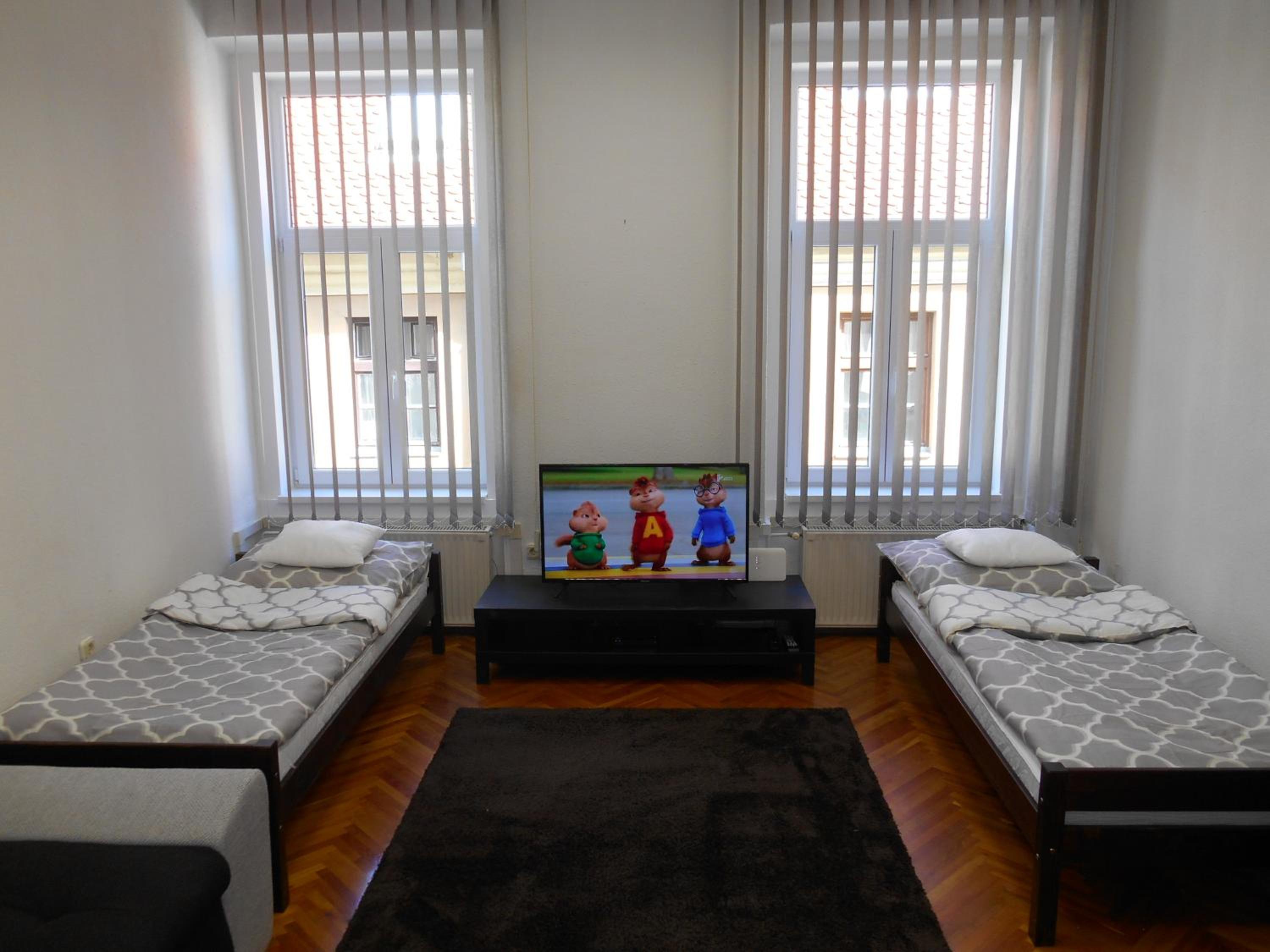 Akos Apartman