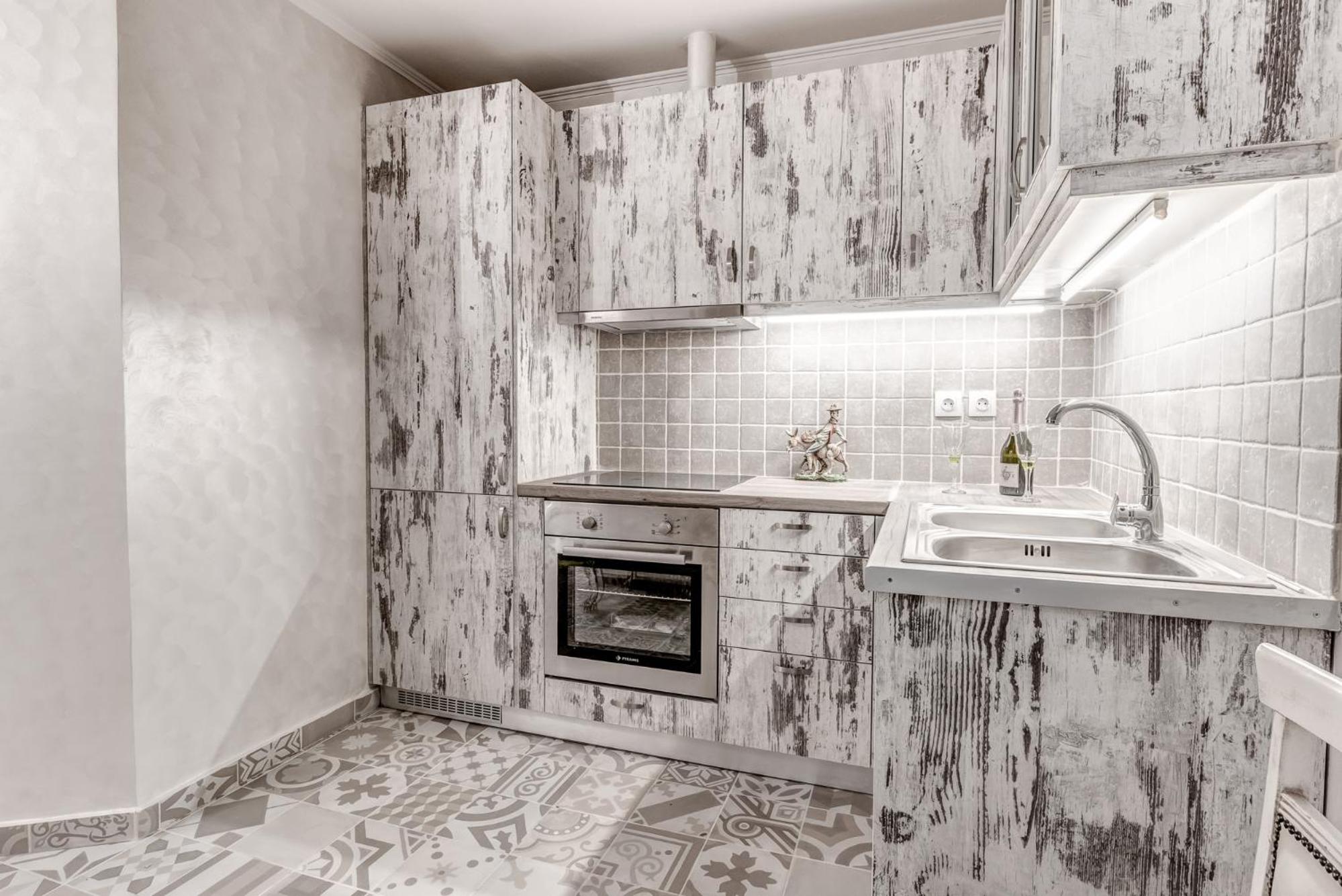 Belone Suite