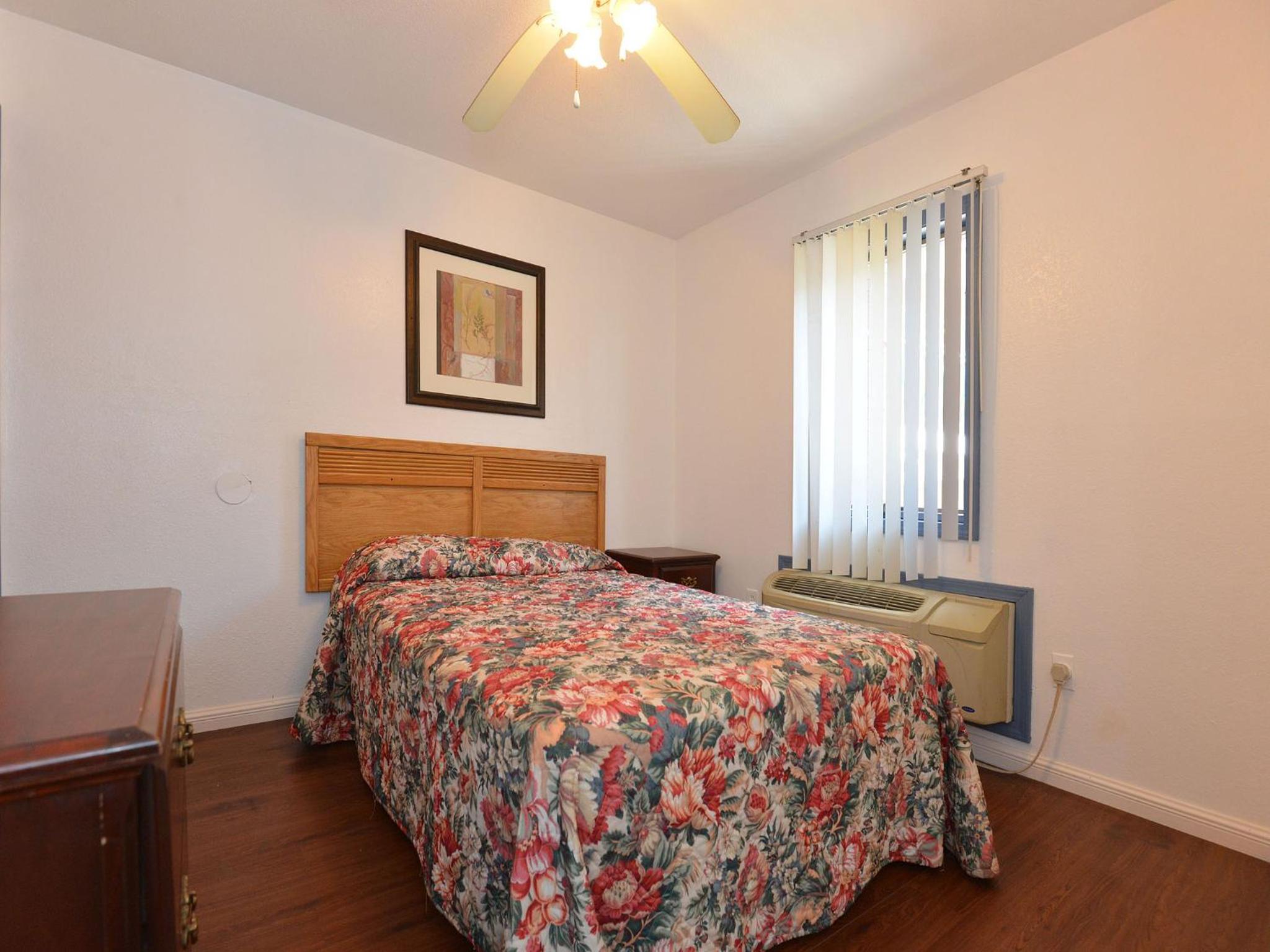 Shore Beach Houses - 52 - 406 Porter Avenue view 3
