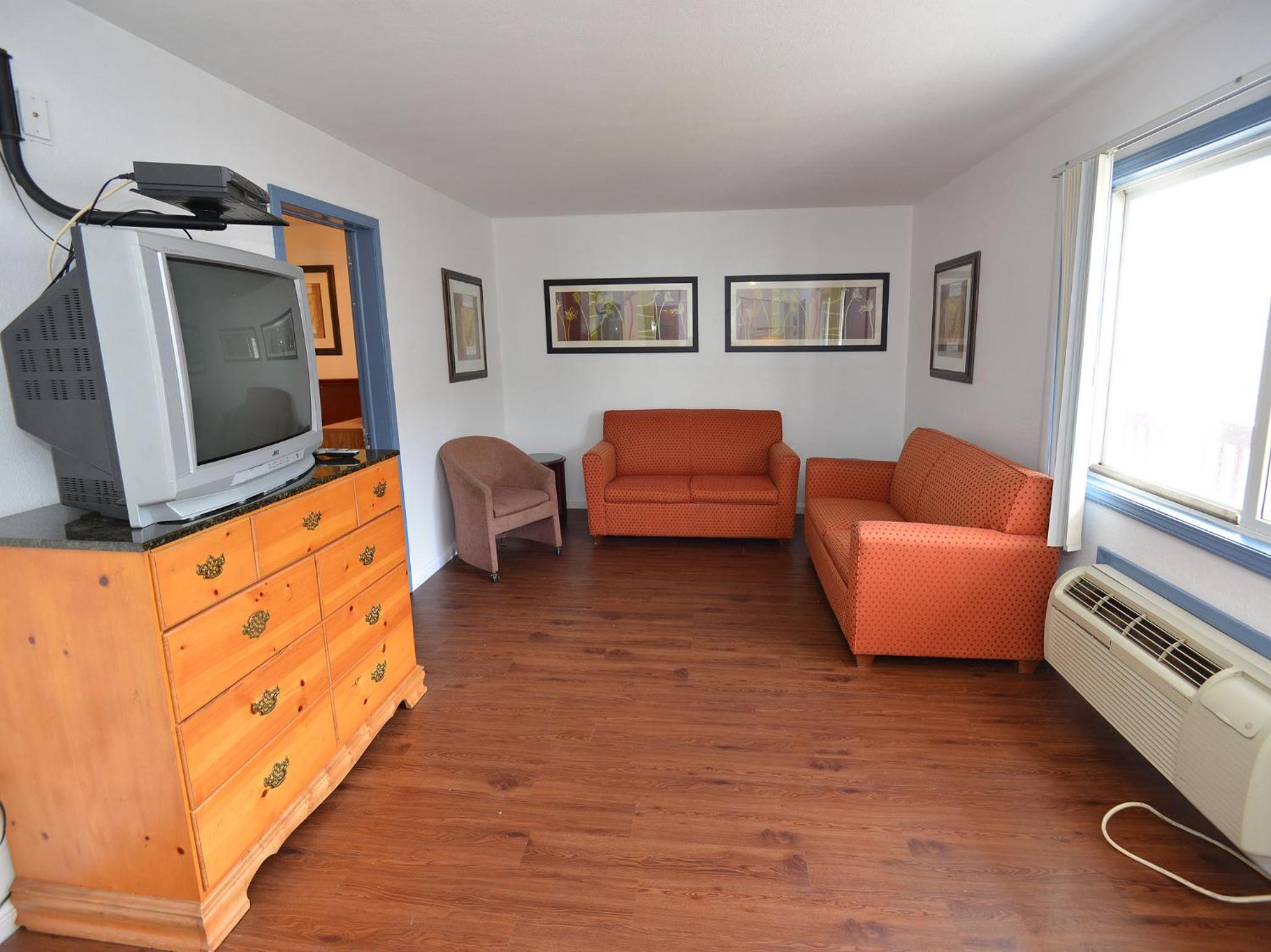 Shore Beach Houses - 52 - 406 Porter Avenue view 2