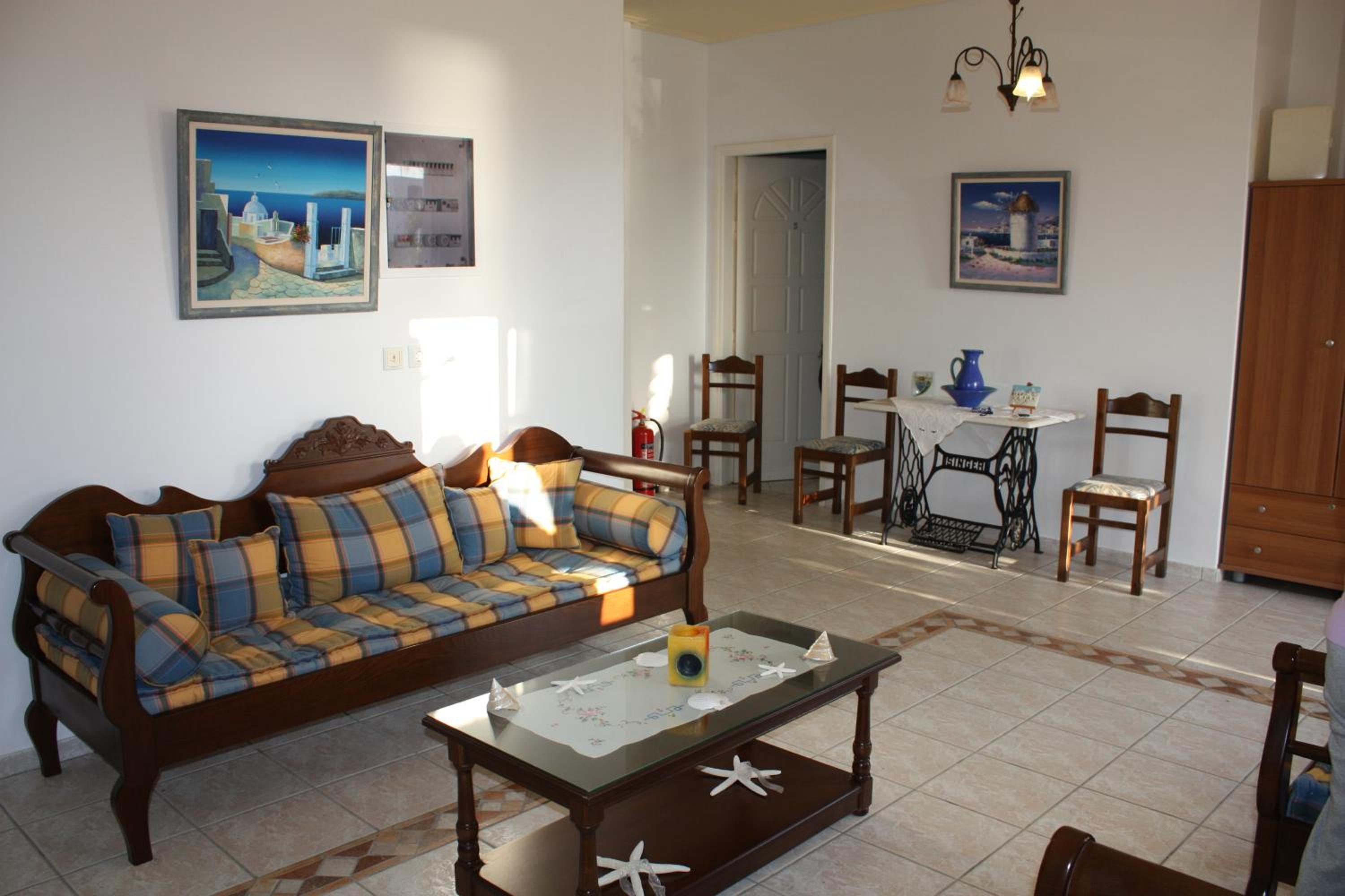 Mina's Studios in Naxos Island