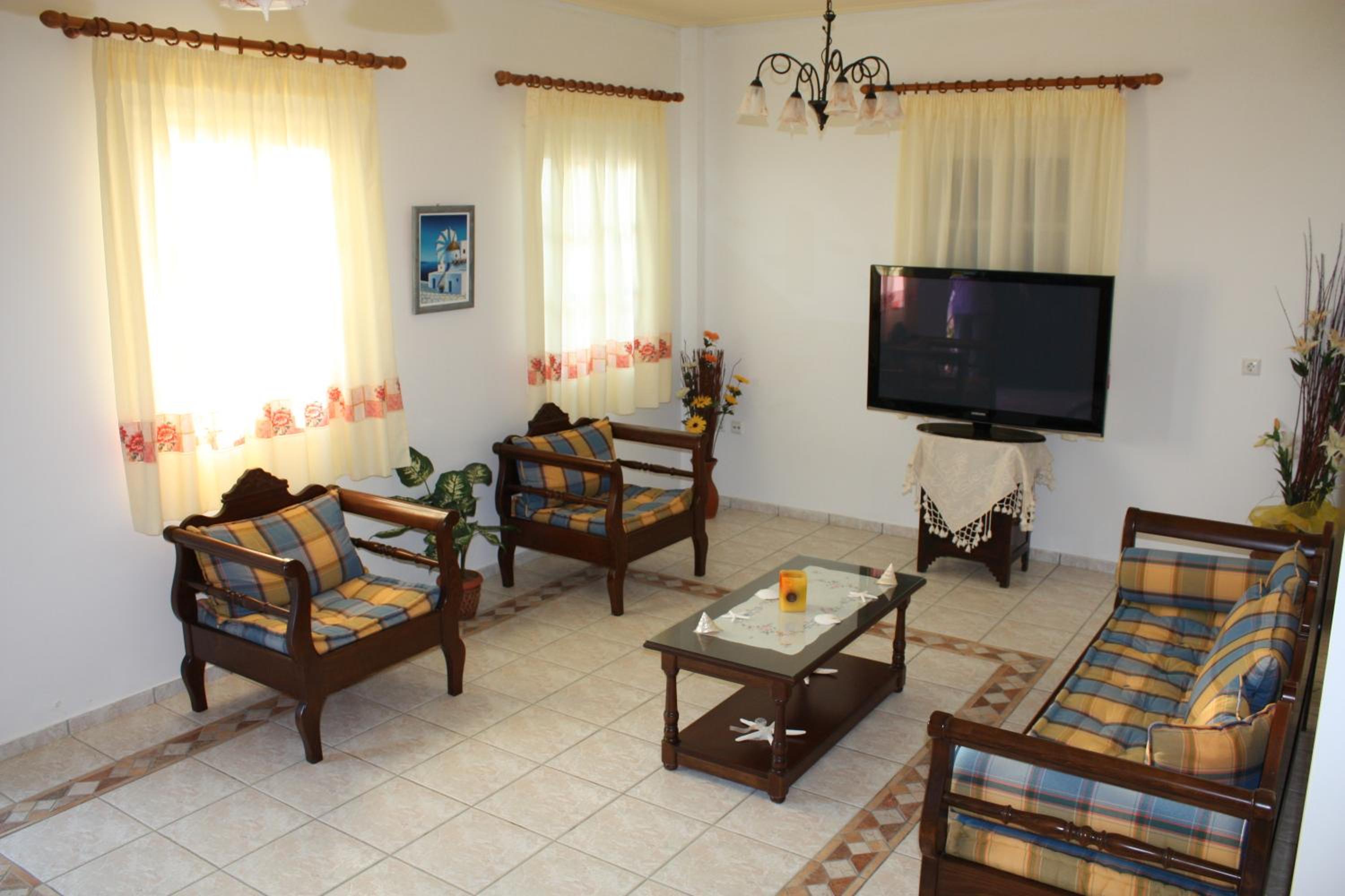 Mina's Studios in Naxos Island
