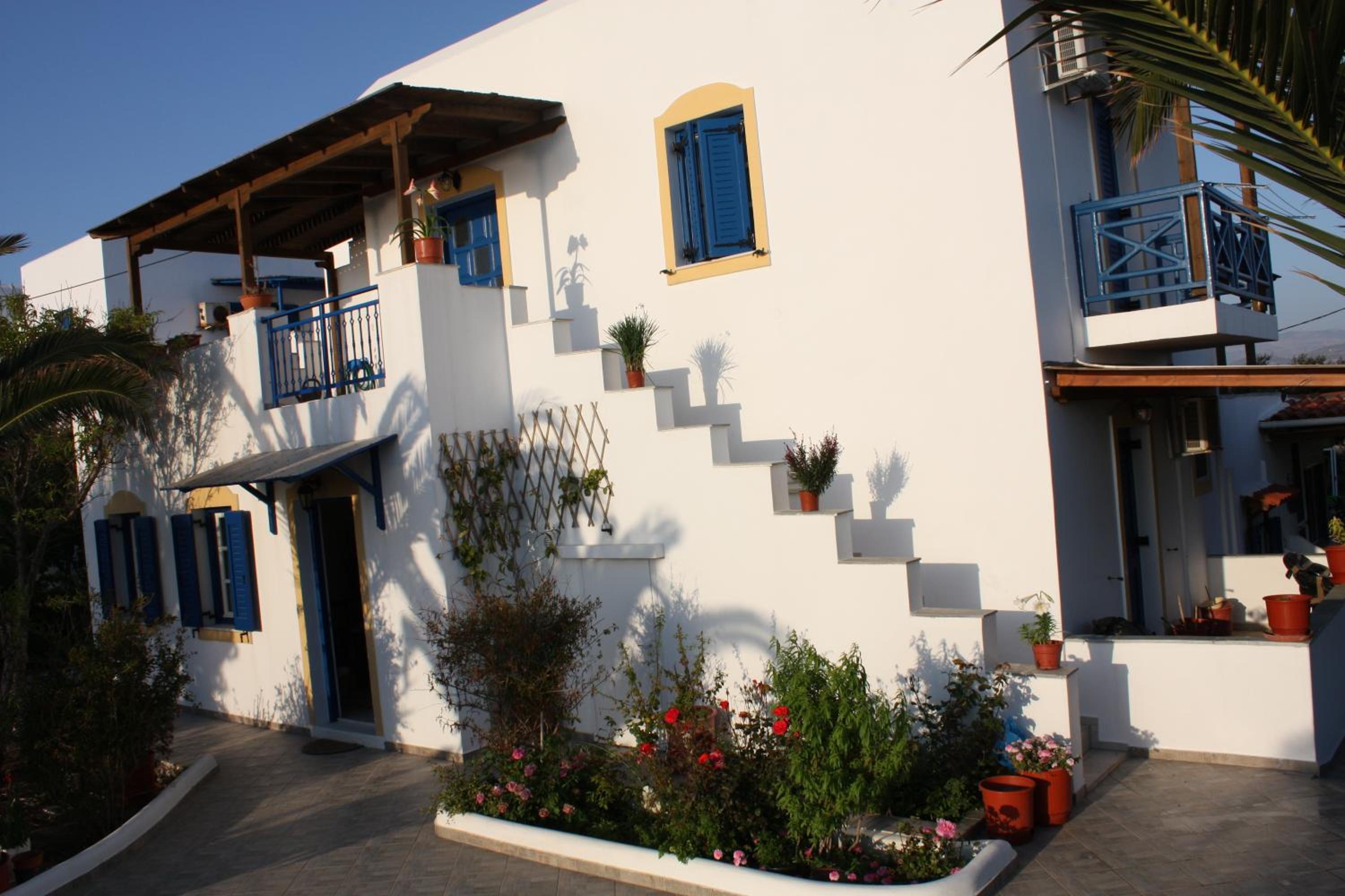 Mina's Studios in Naxos Island