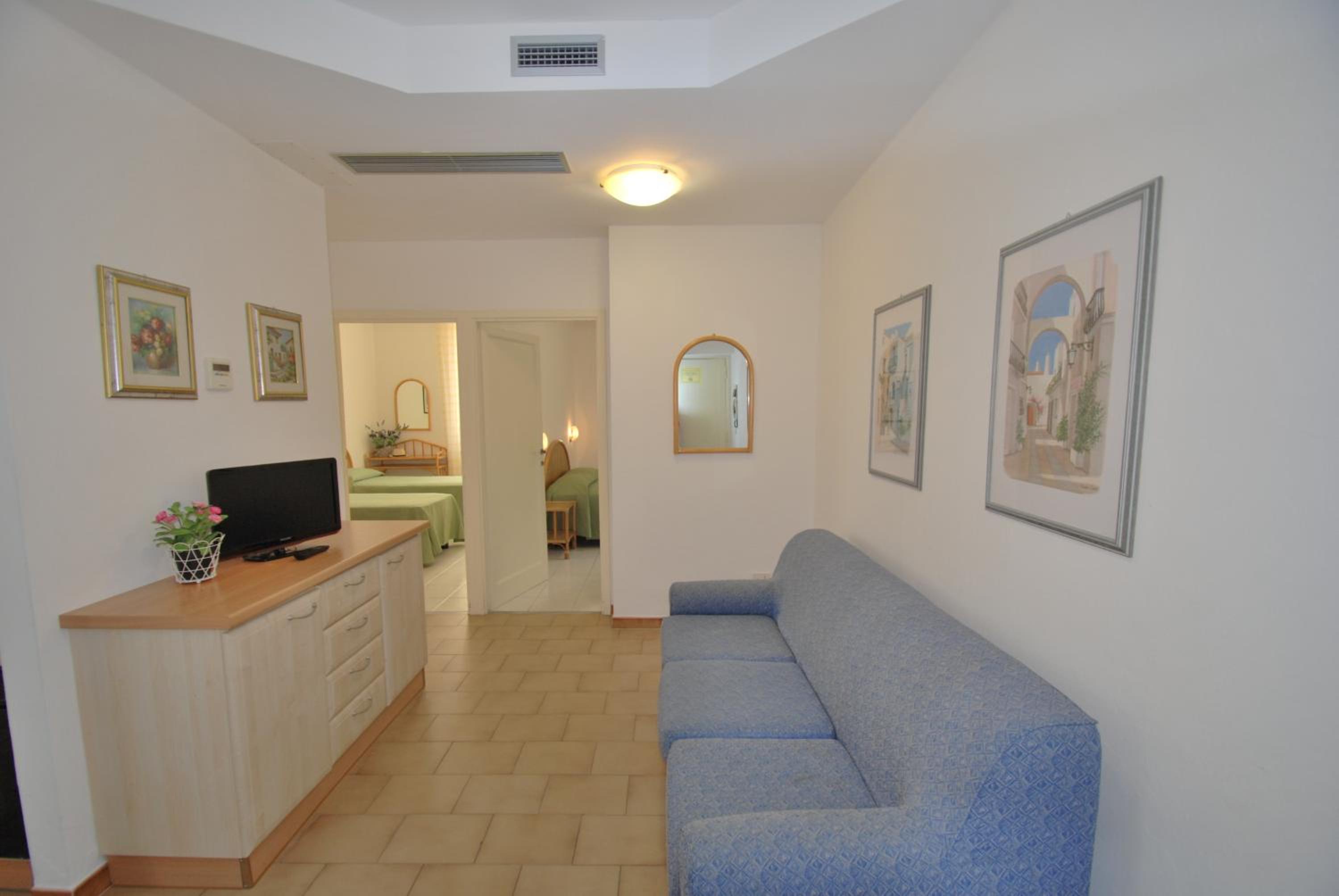Appartamenti Olivo - 100 mt dal mare con aria condizionata view 3