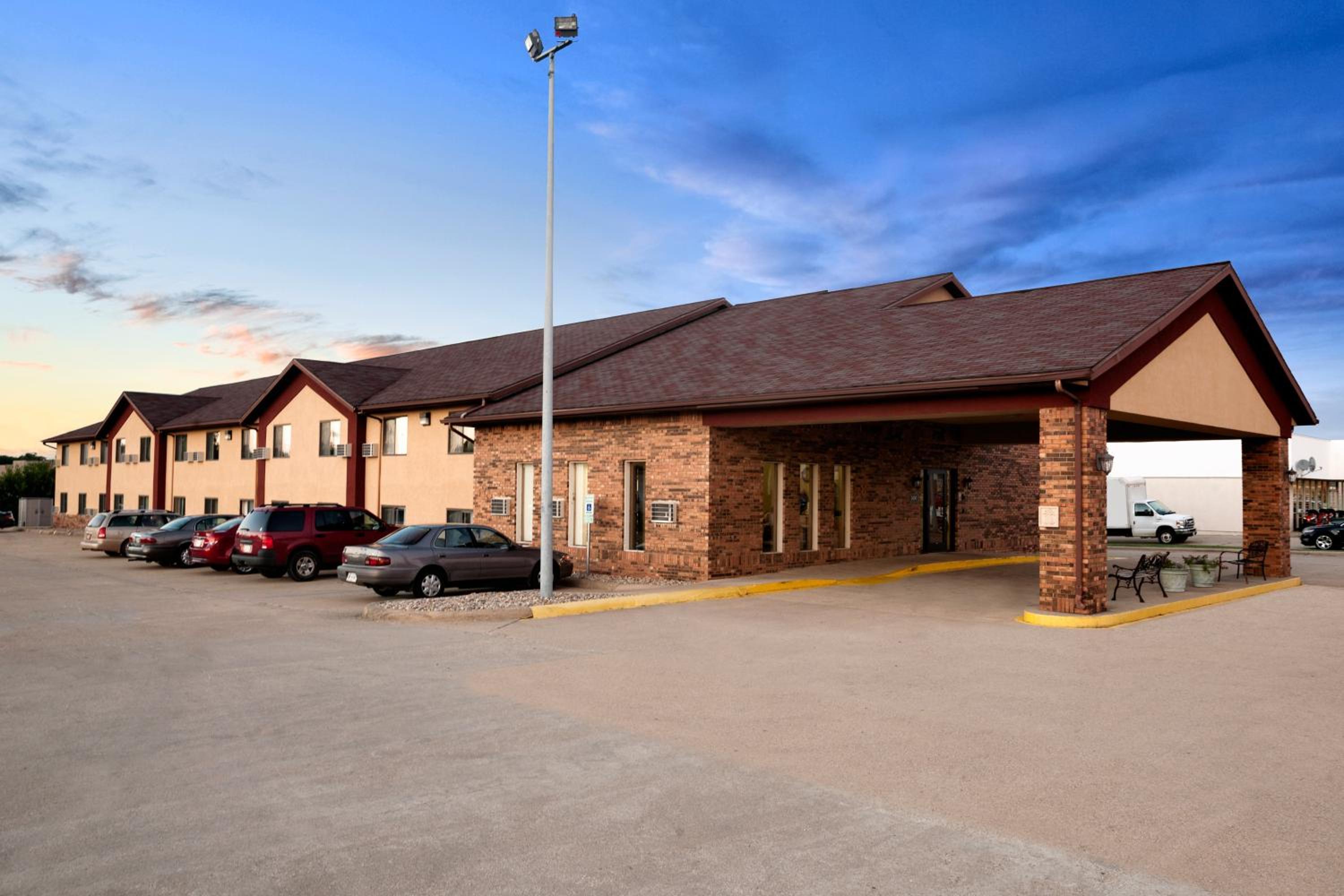 Effingham Vacations - Super 8 by Wyndham Effingham - Property Image 6