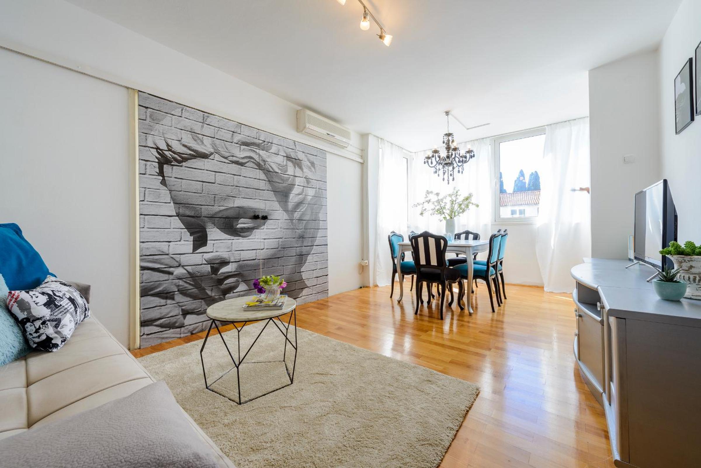 Apartment Glamour
