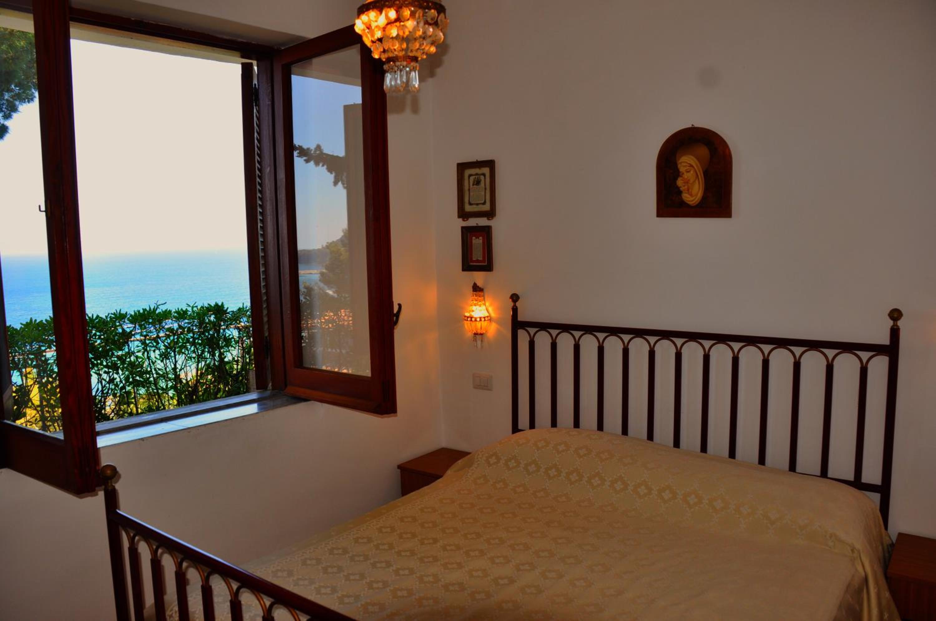 Villa Laura Sea View Apartments