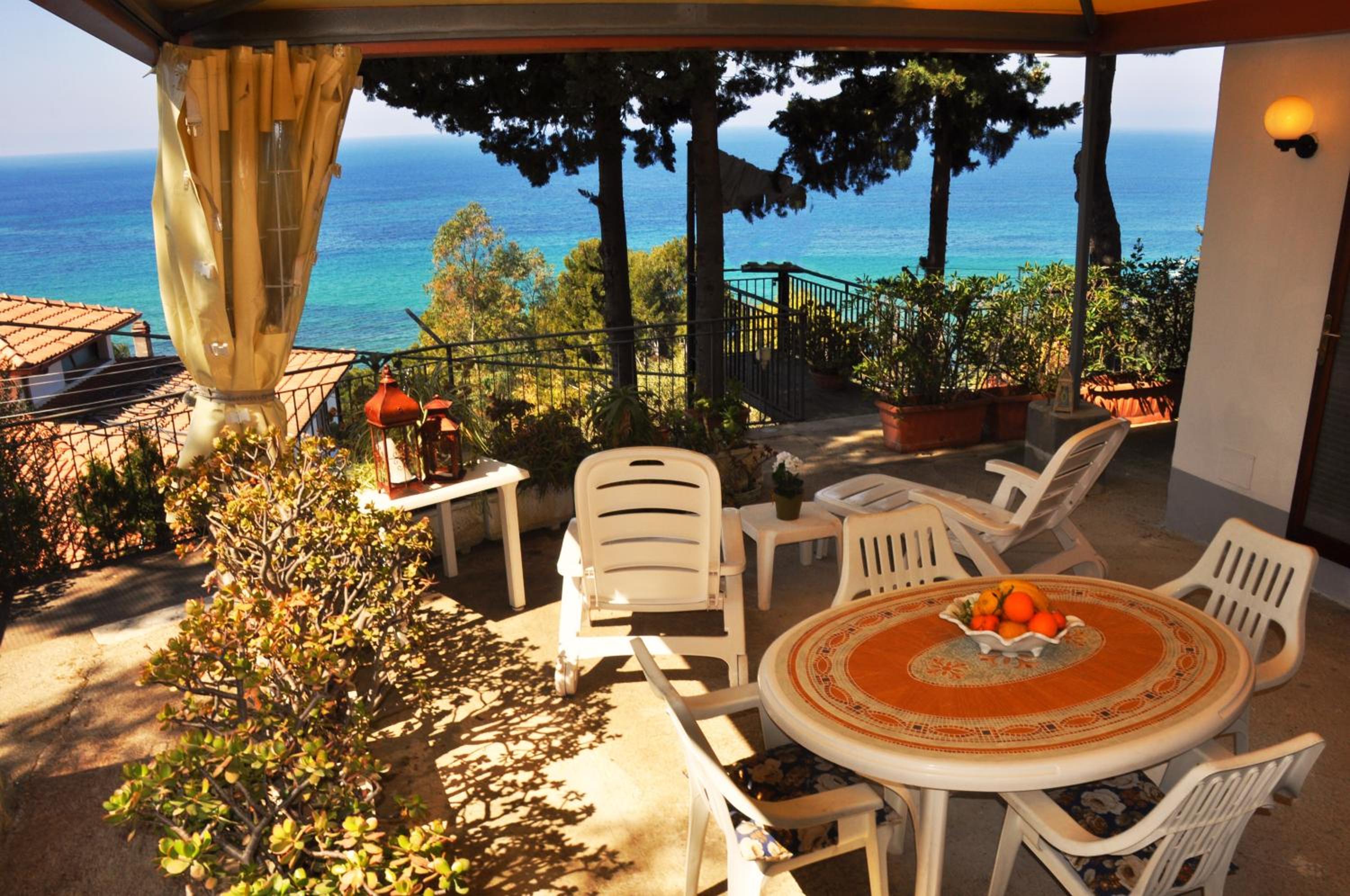 Villa Laura Sea View Apartments