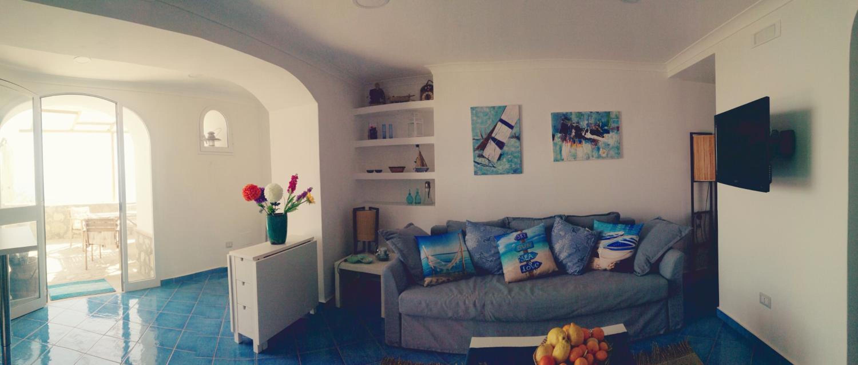 Mareluna Holiday Home
