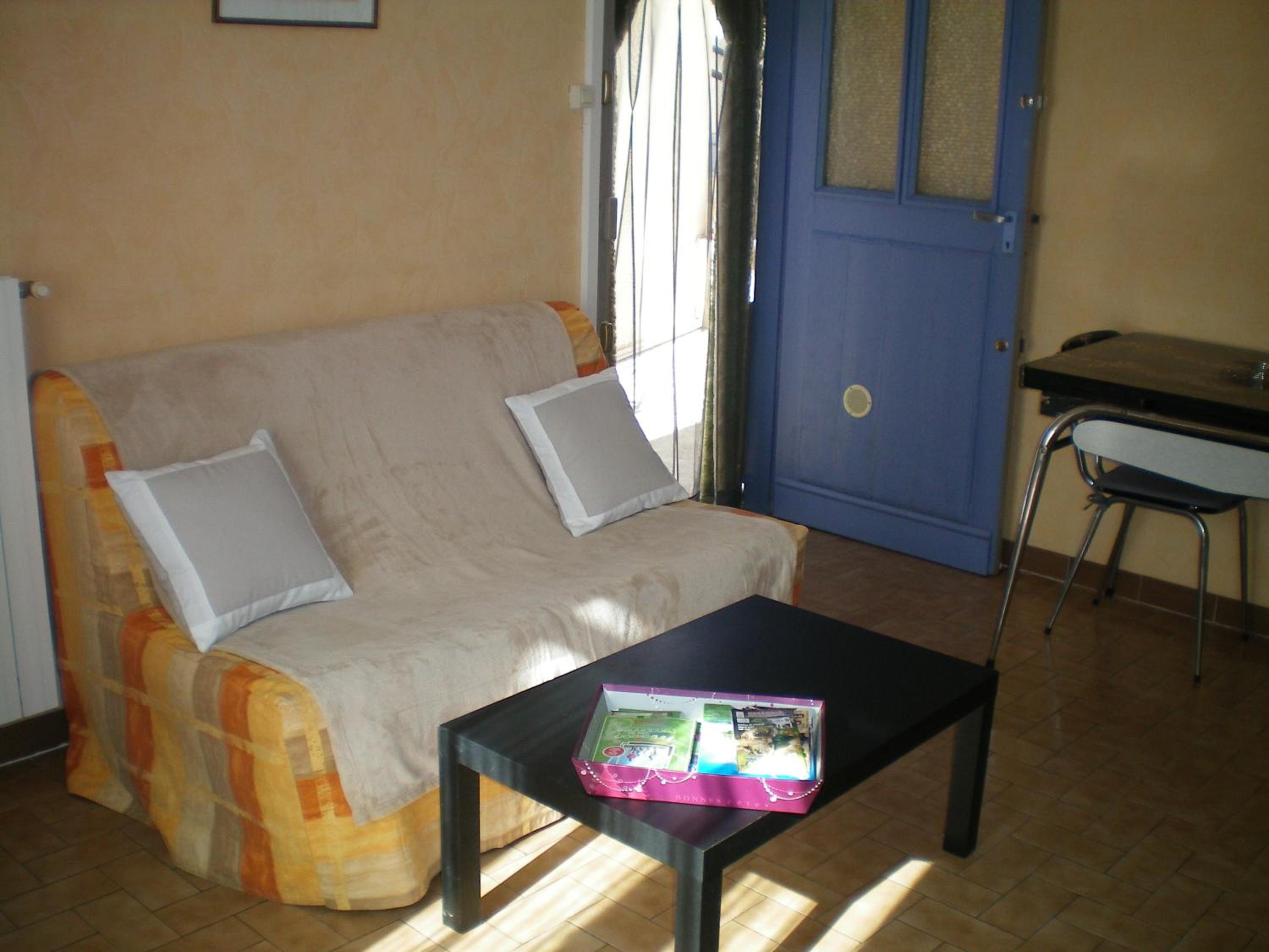 T2 dans maison de village view 3