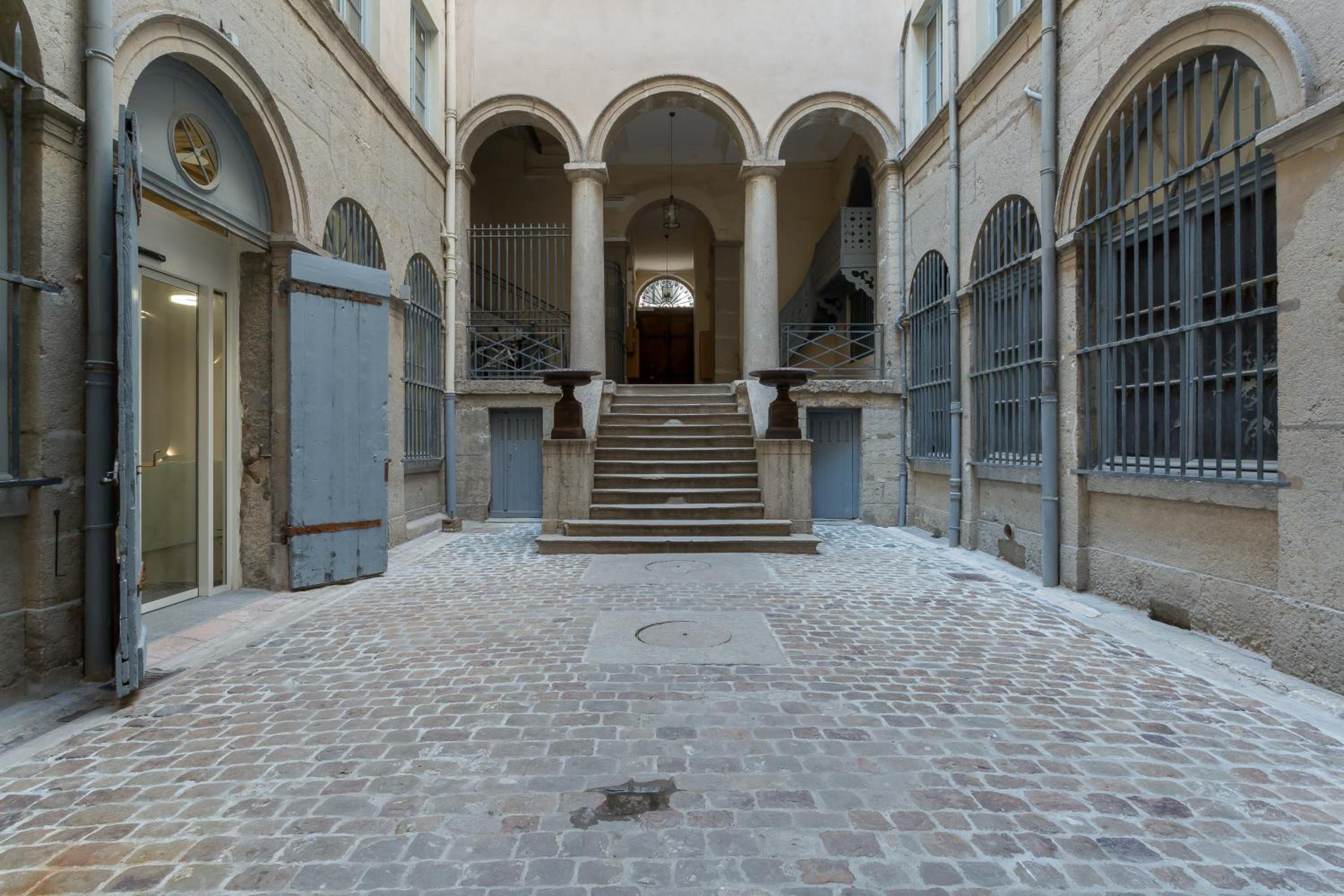 Quai-Royale view 4