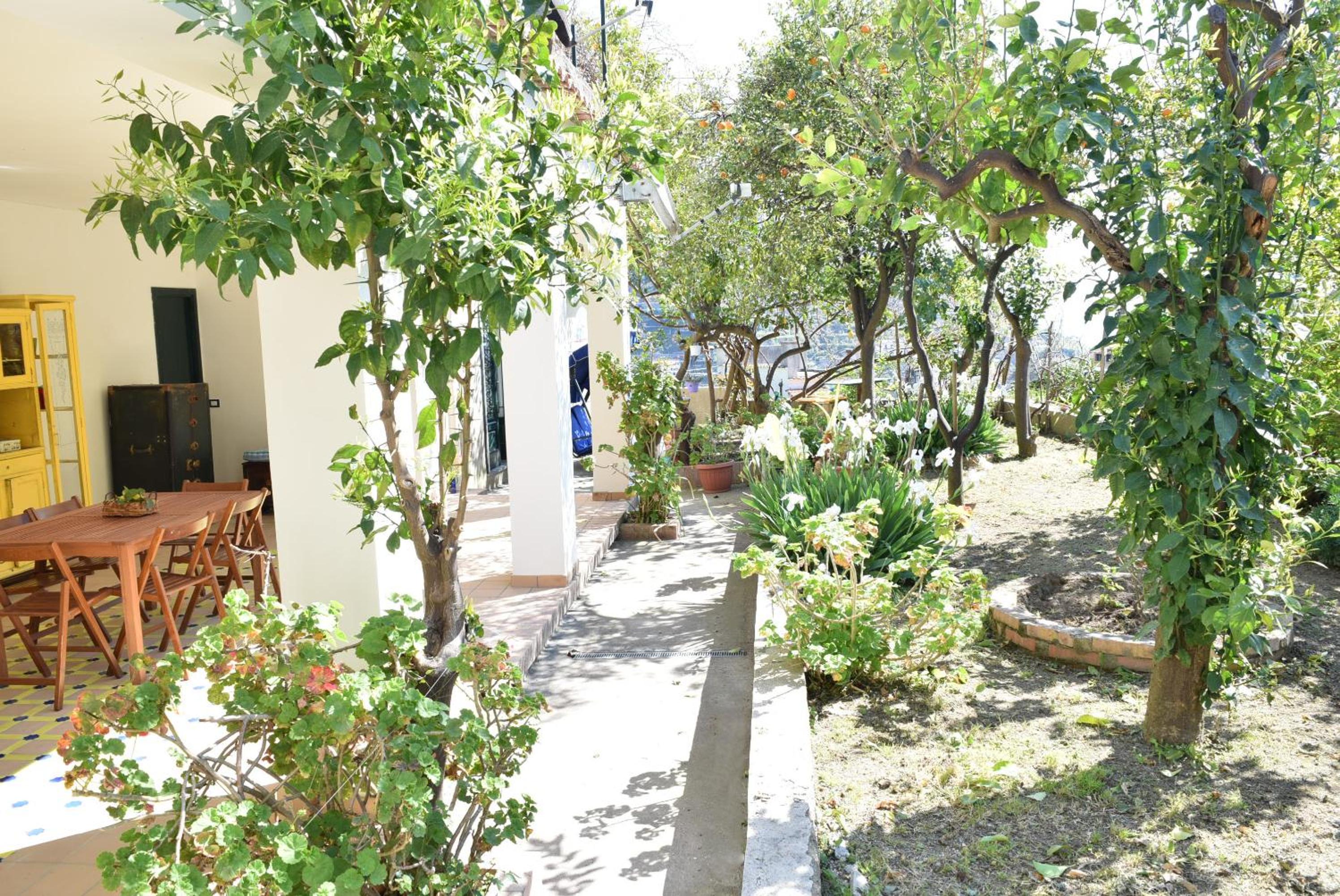 Villamena Apartment