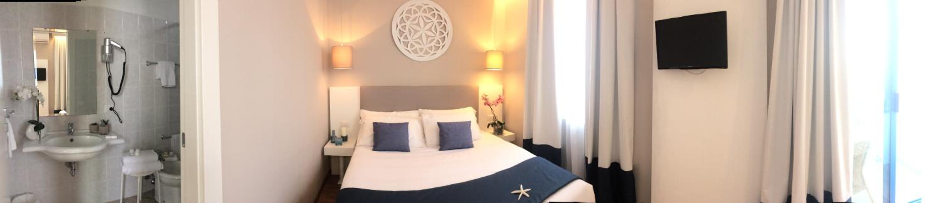 Hotel Mediterraneo photo 2