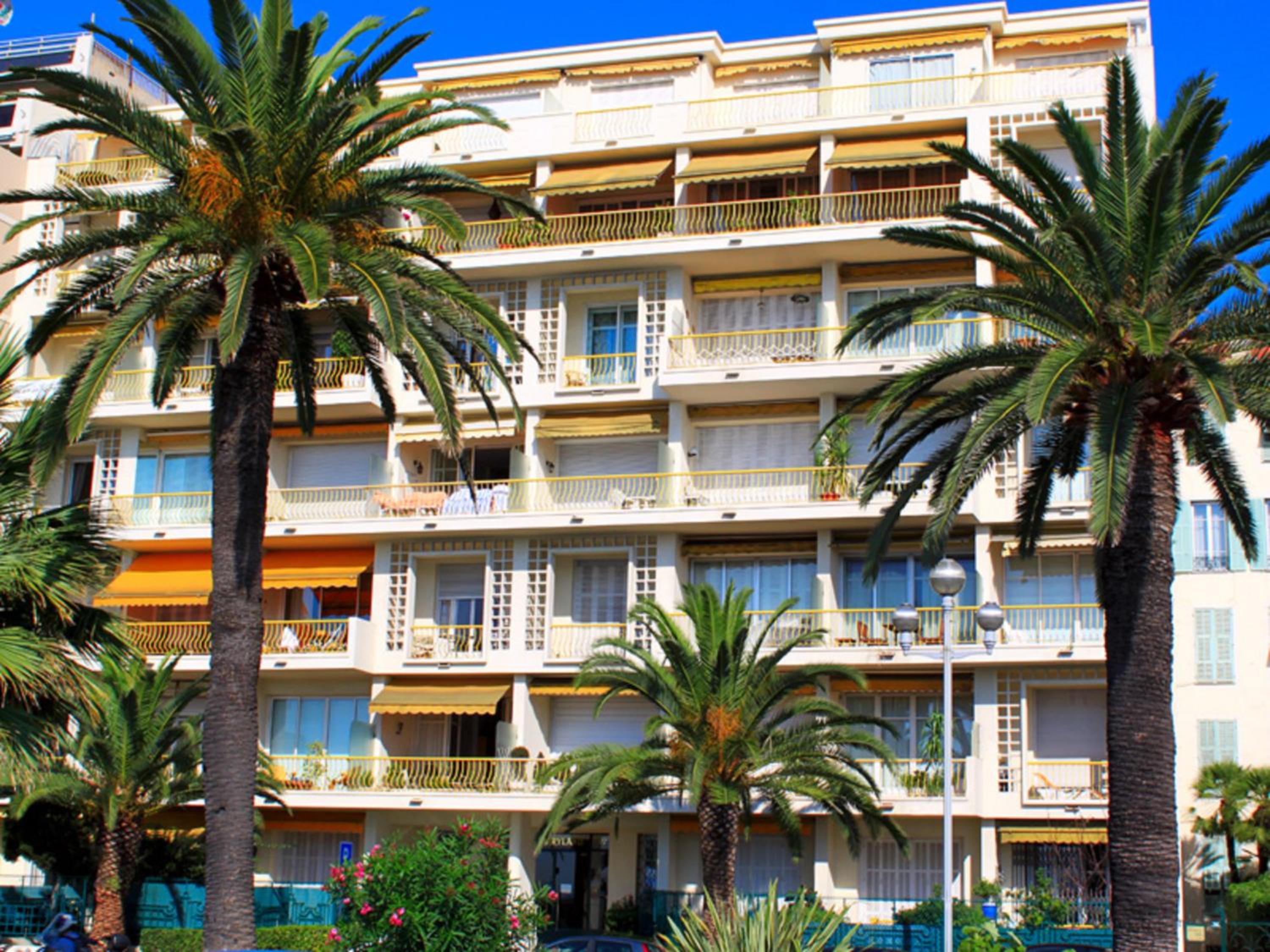Beachfront apartment Promenade Des Anglais photo 3