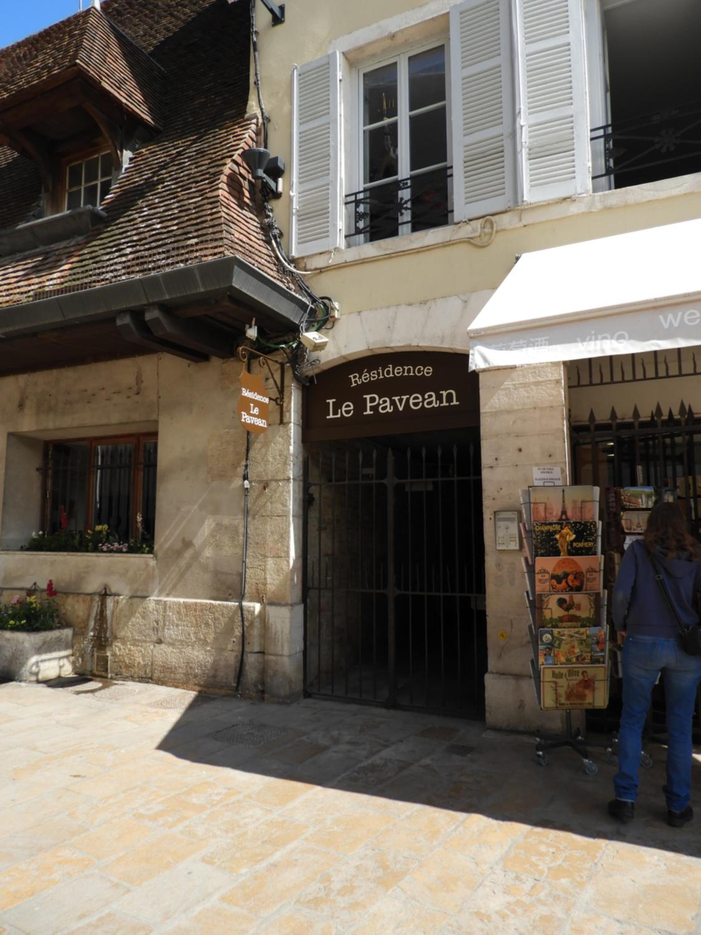 Le Pavean