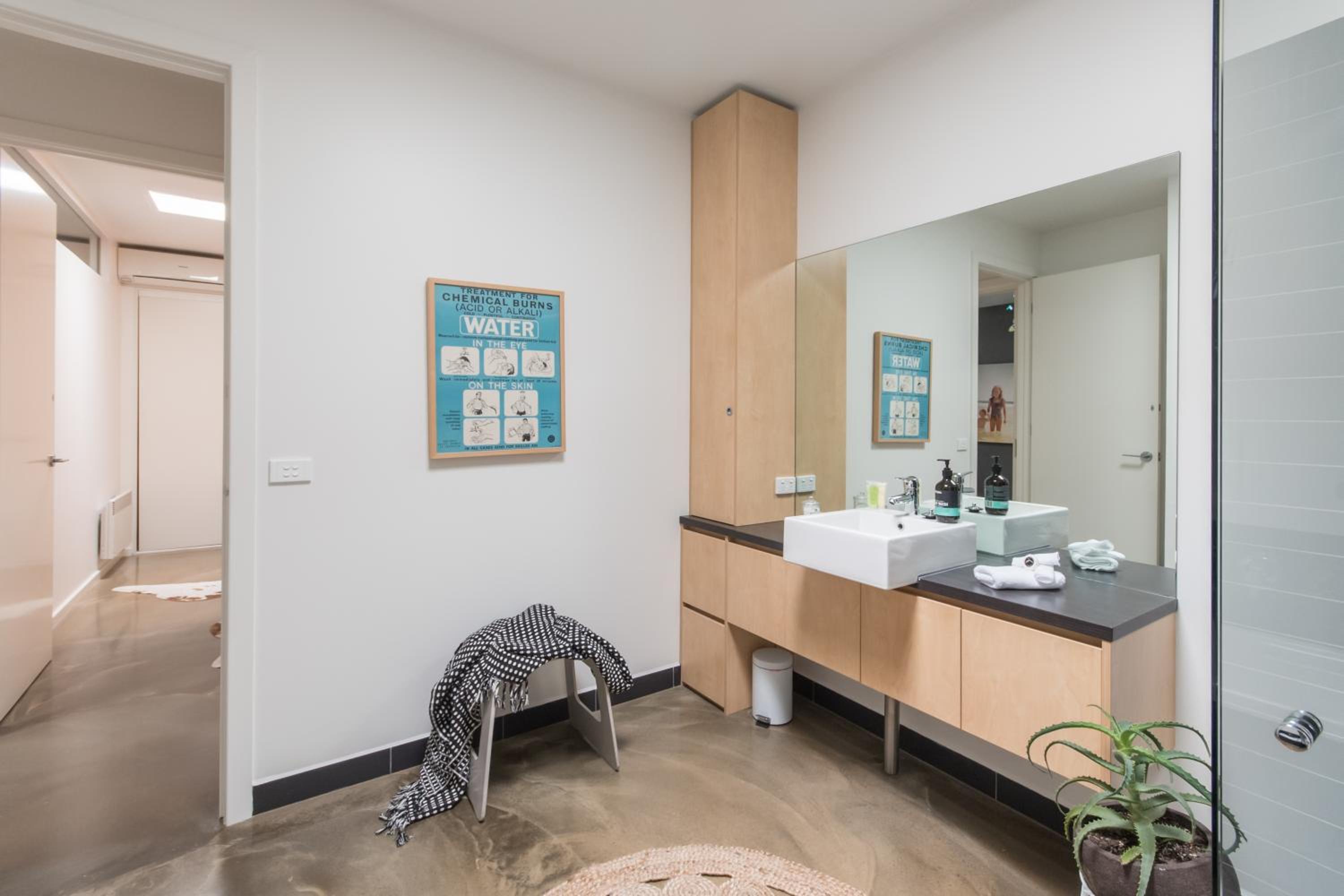 Aquabelle Apartments