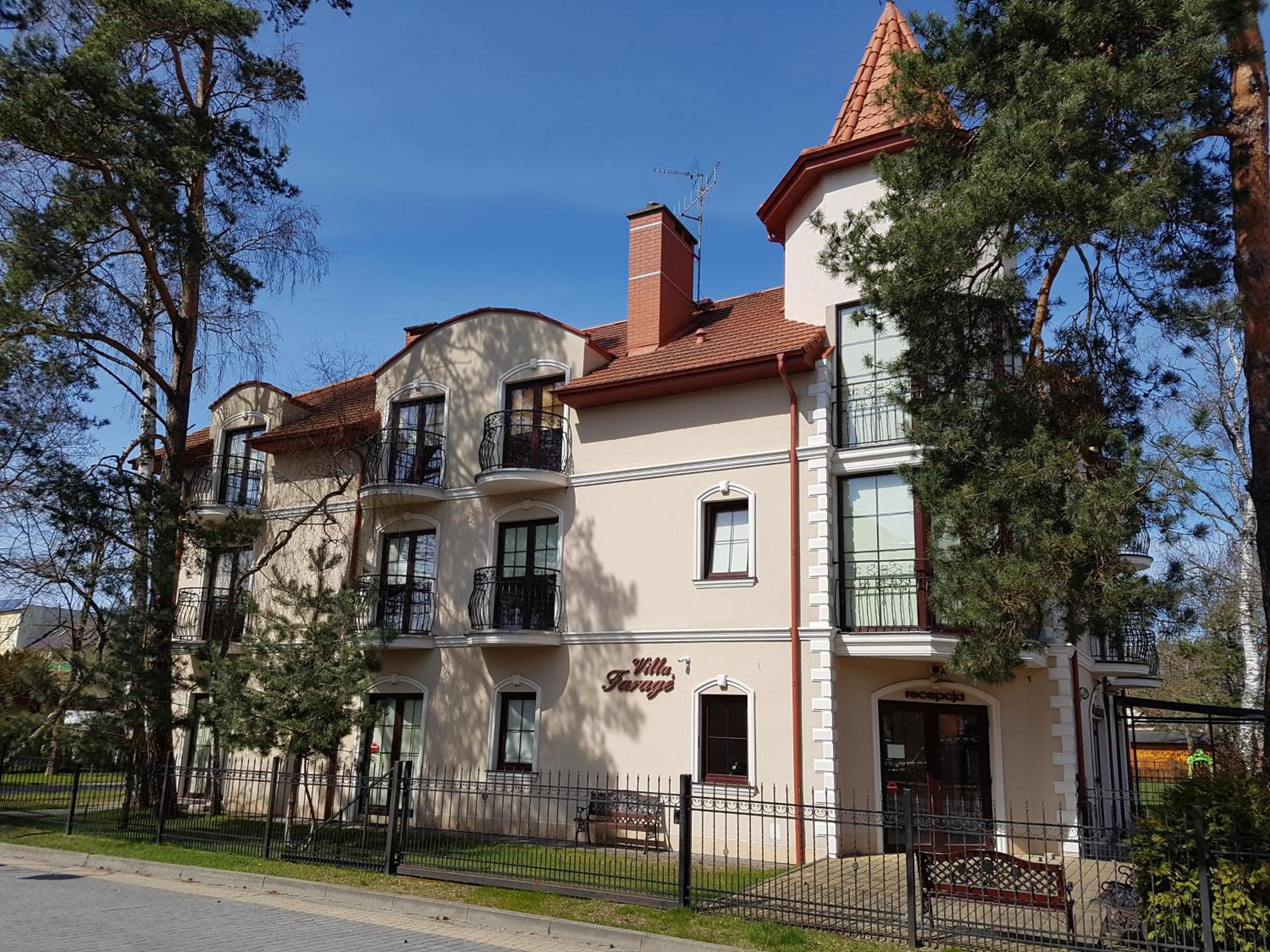 Villa Farage