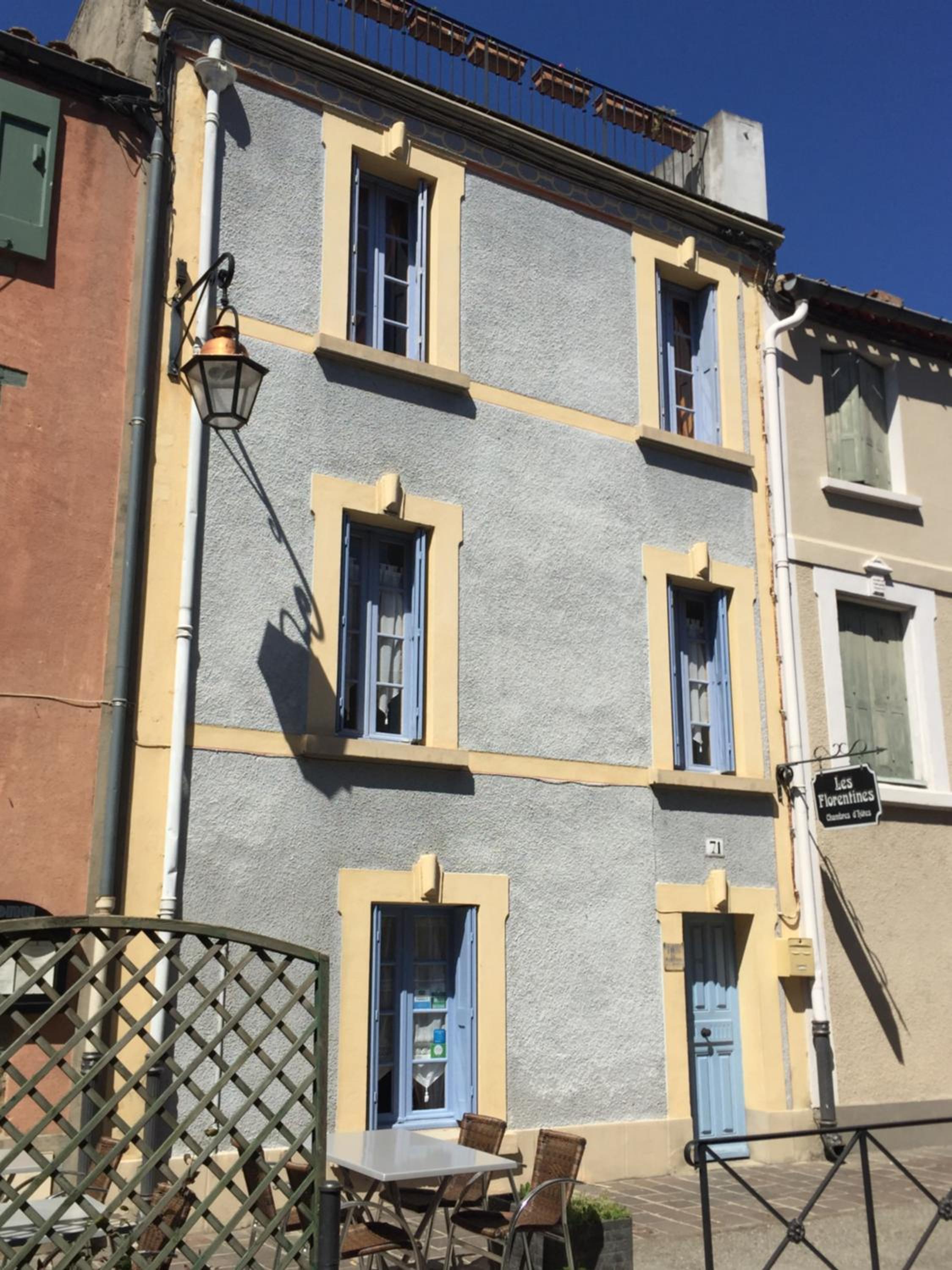 Les Florentines view 3