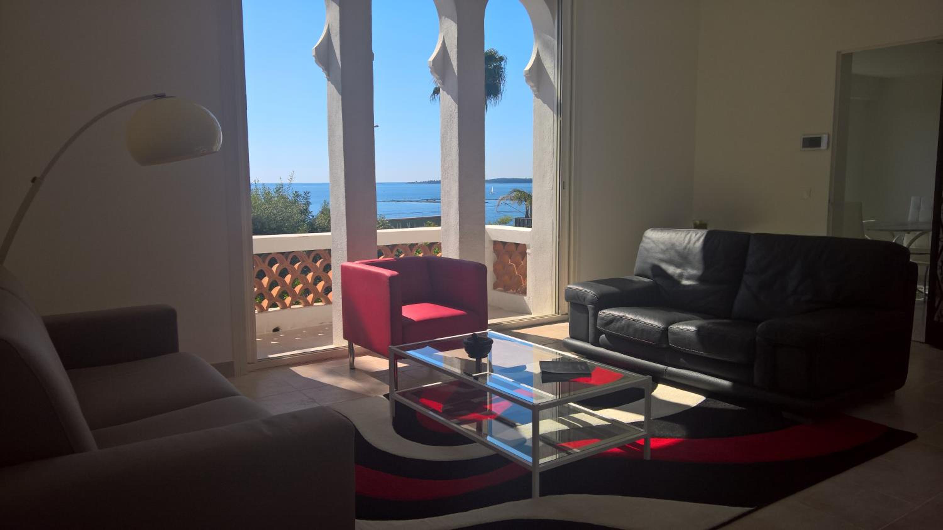 Holiday Home with beautiful Sea View