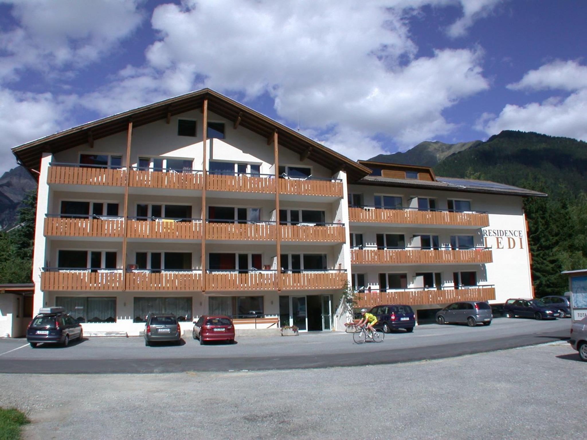Photo 12