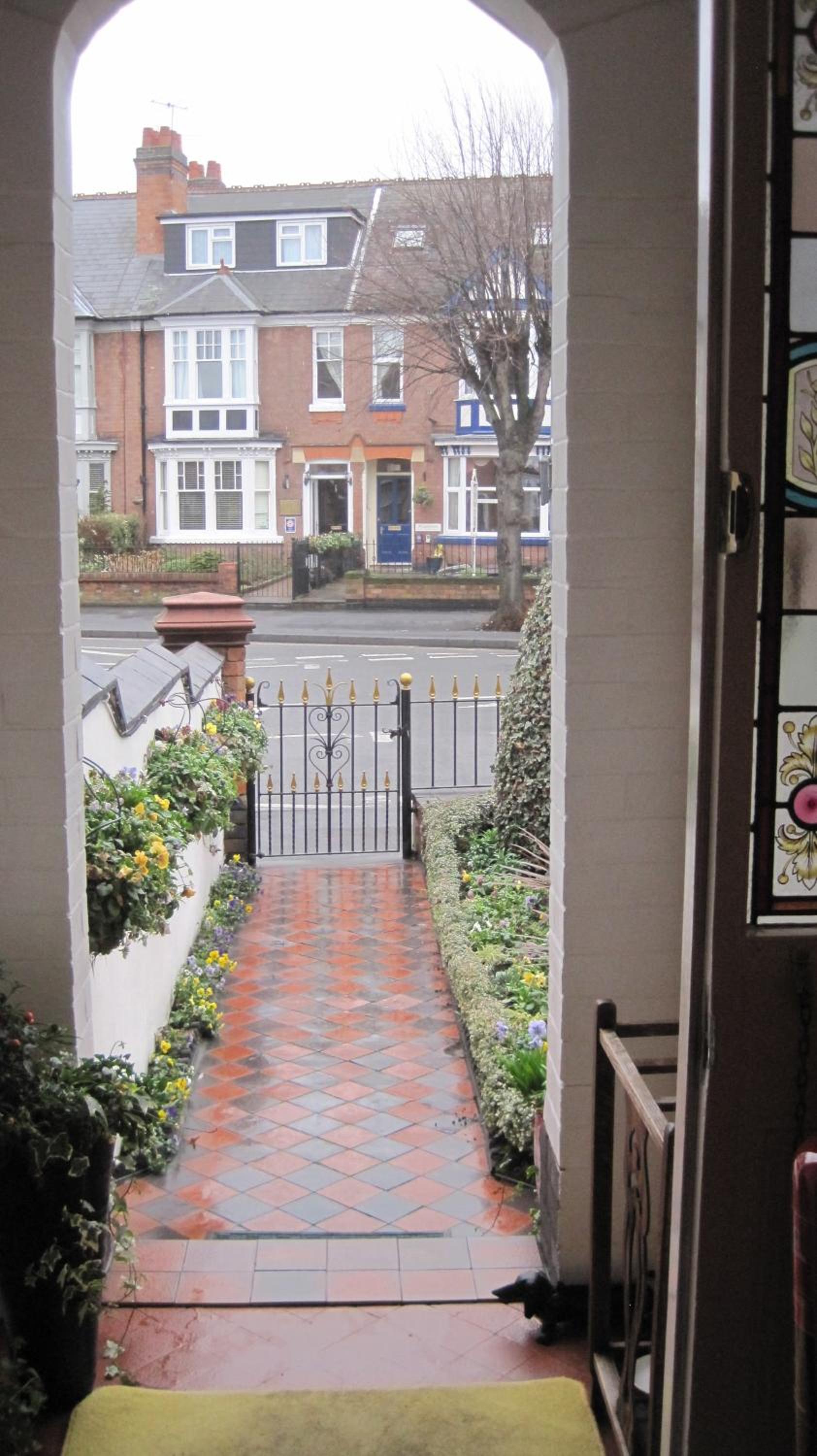 Twelfth Night Guesthouse