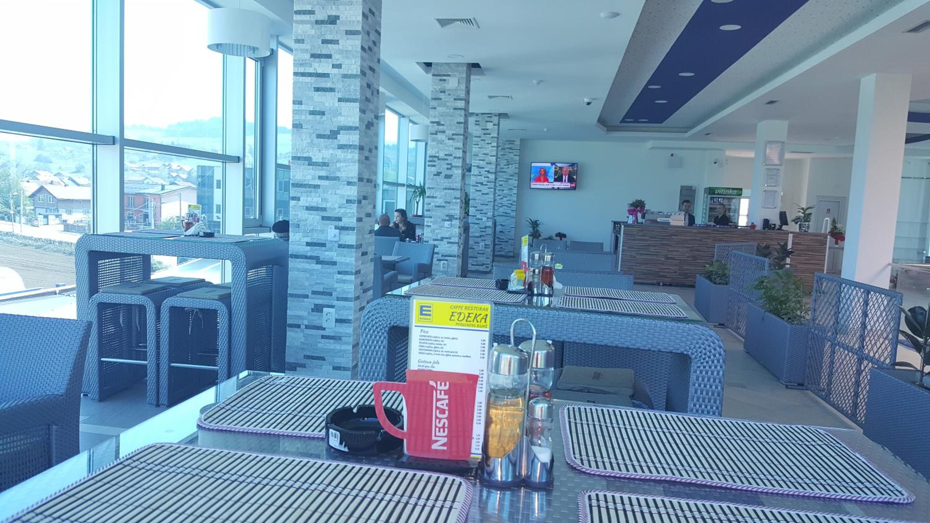 Food & Beverage