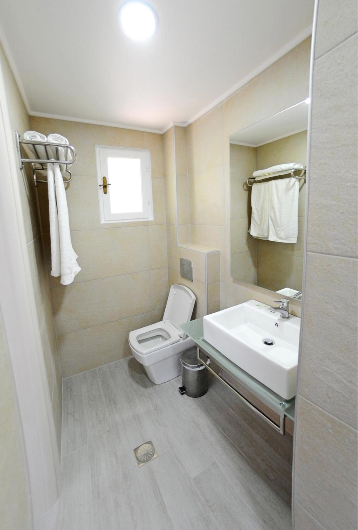 Vliho Bay Suites & Apartments