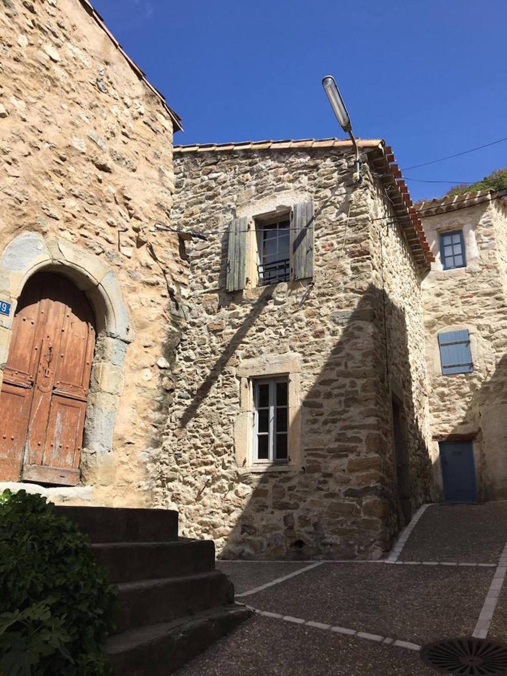Maison Ancienne Minervois view 2