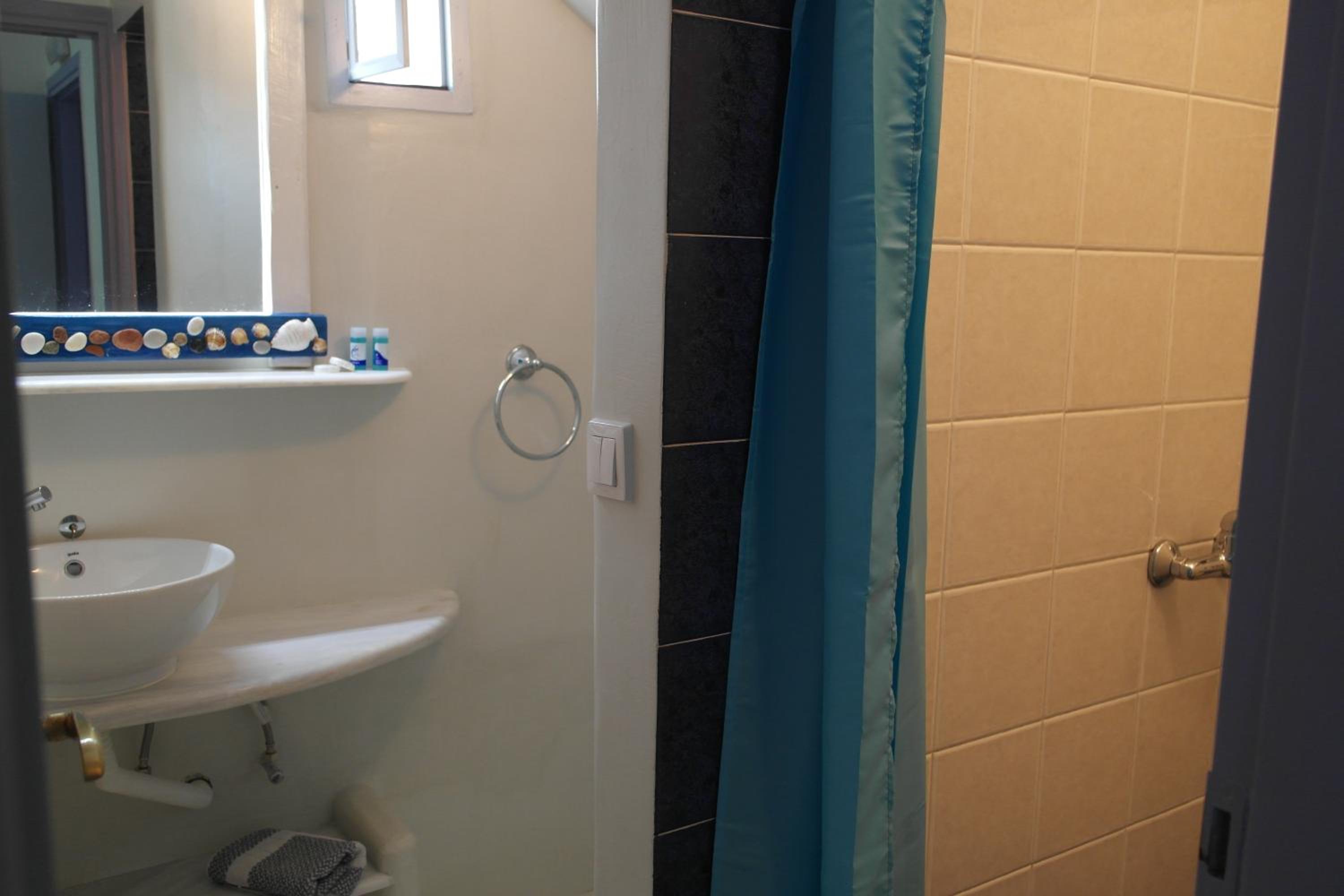 Noe Rooms