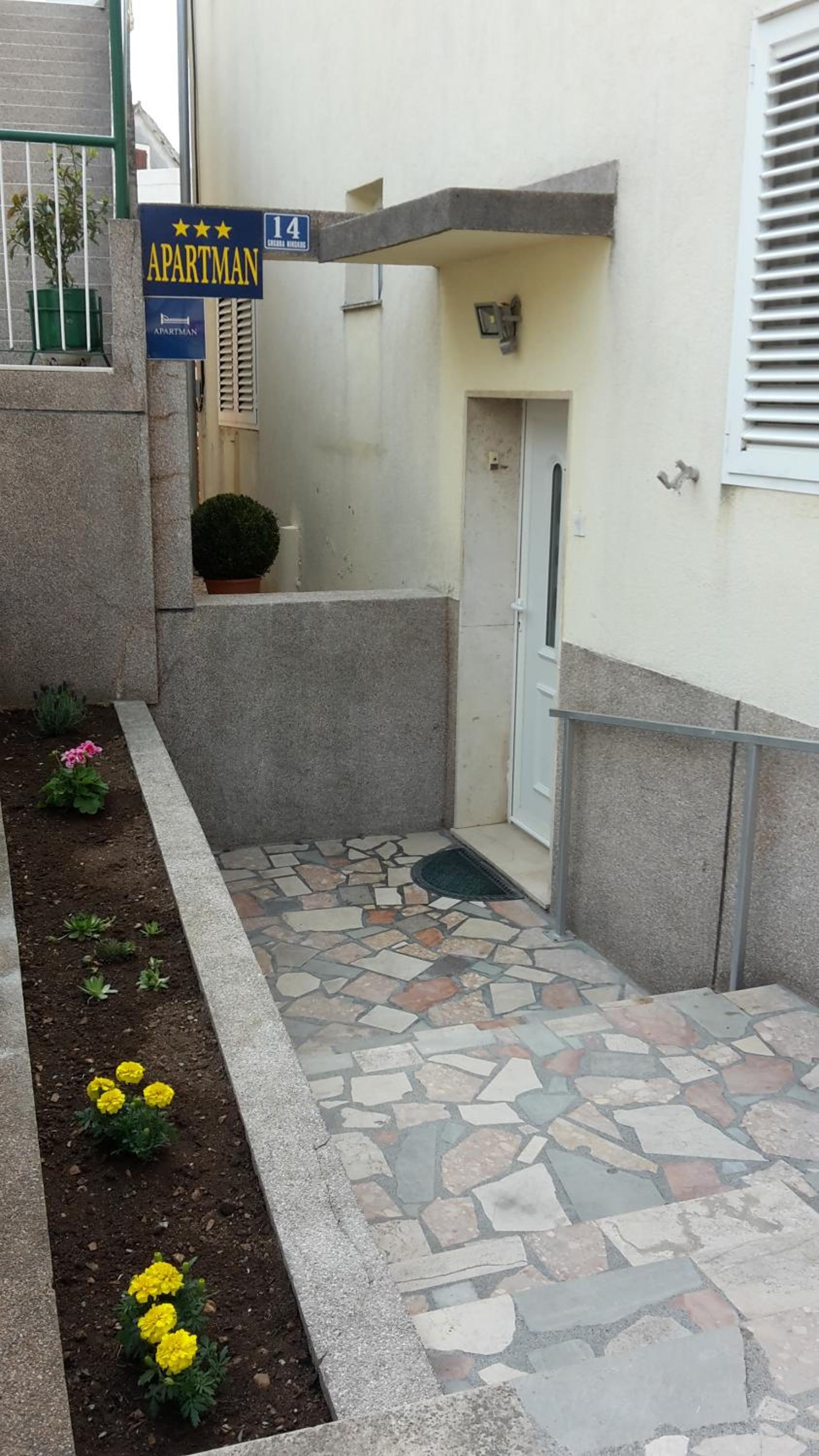 Photo 52
