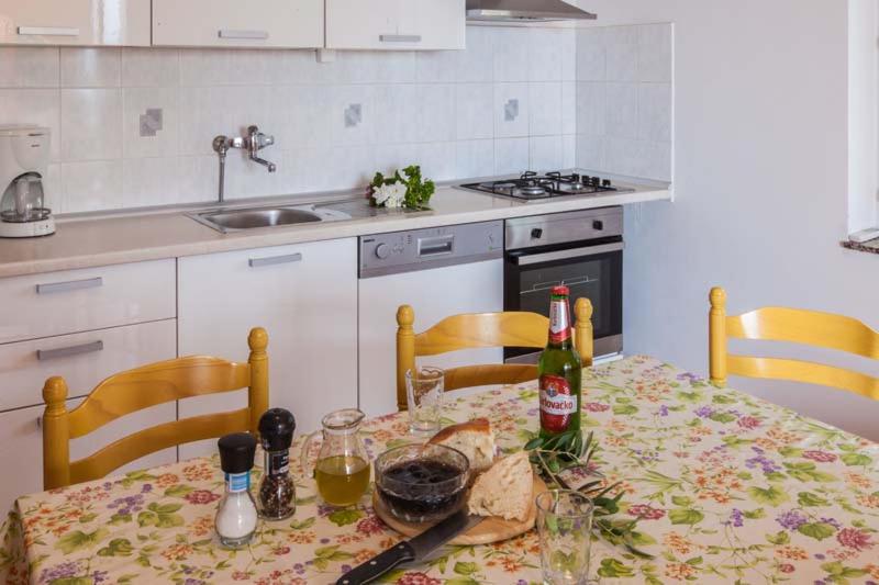 Apartmani Mudronja view 2