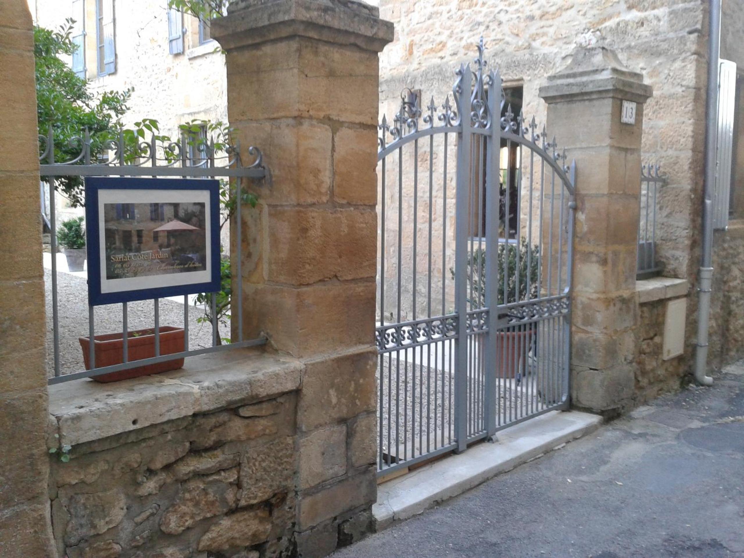 Photo 12