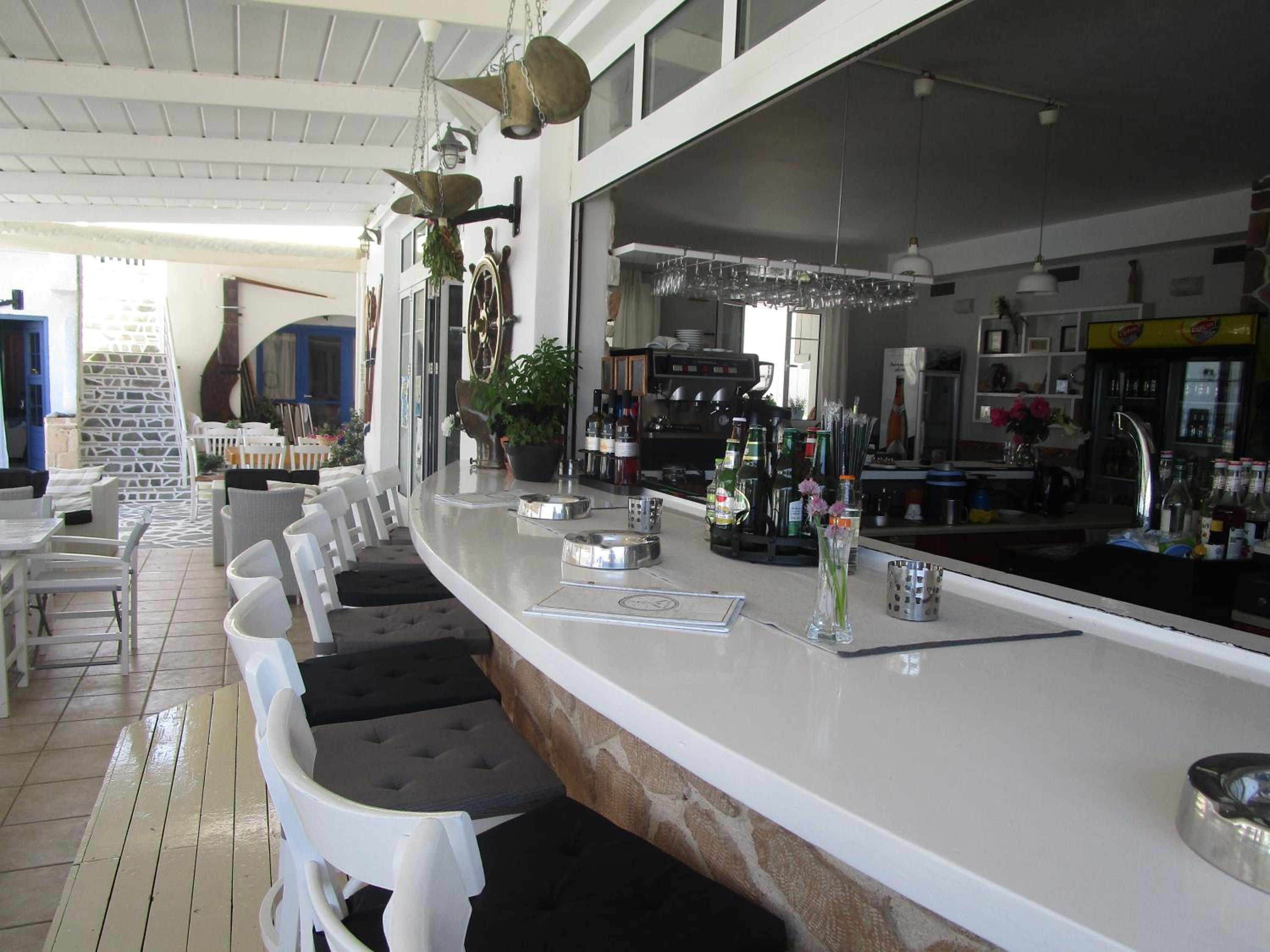 bar