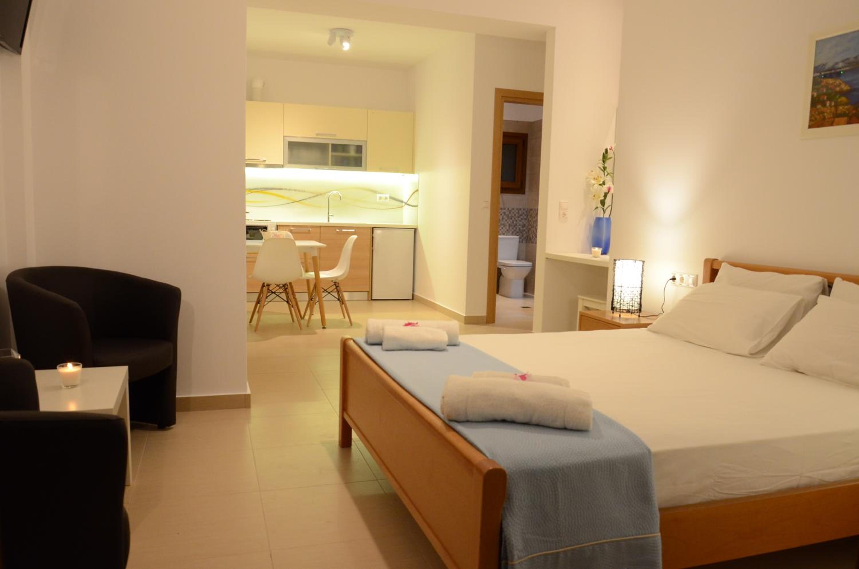 Hotel Natsios Studios - Image 1